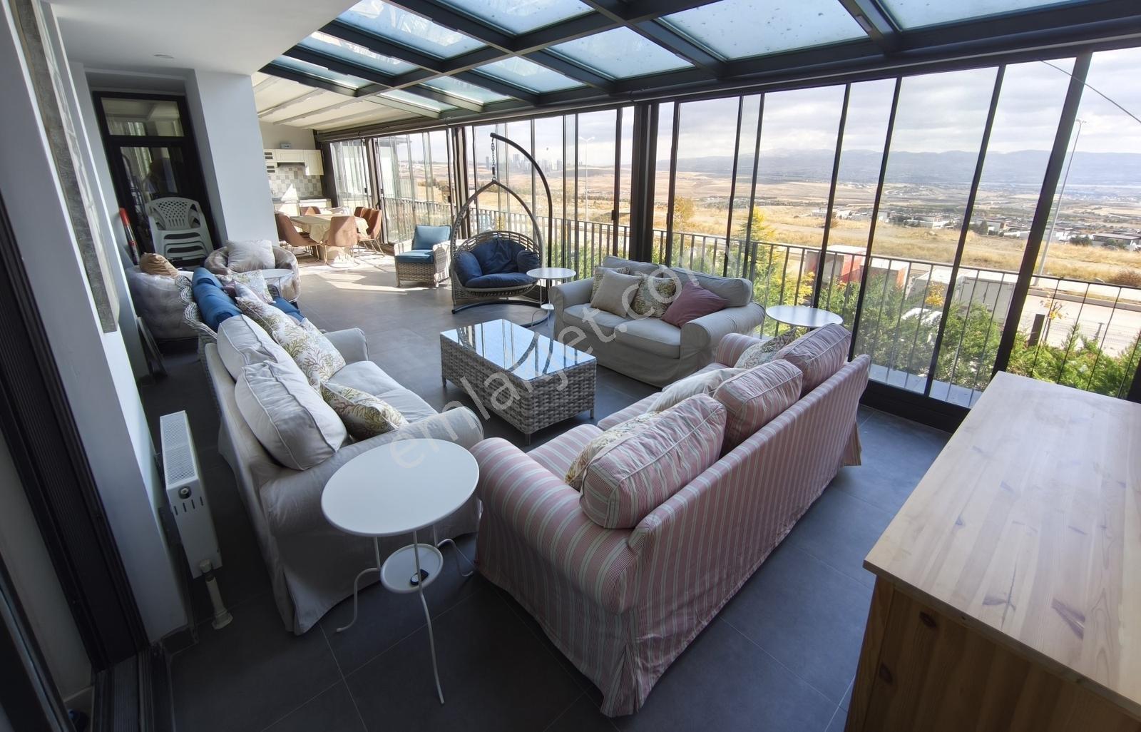 İncek Loft'ta Eşyalı, Lüks 4.5+1 Daire