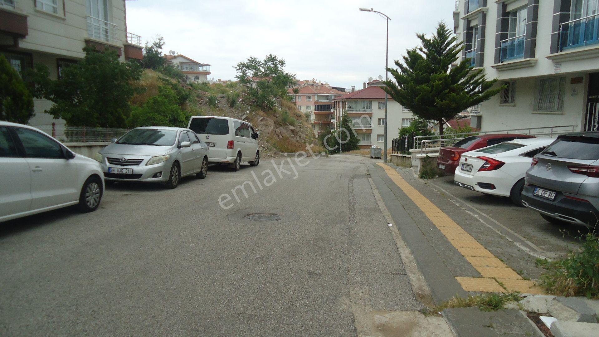 Krc'den Merkezi Konumda Geniş 2+1 Satılık Daire - Görsel 18