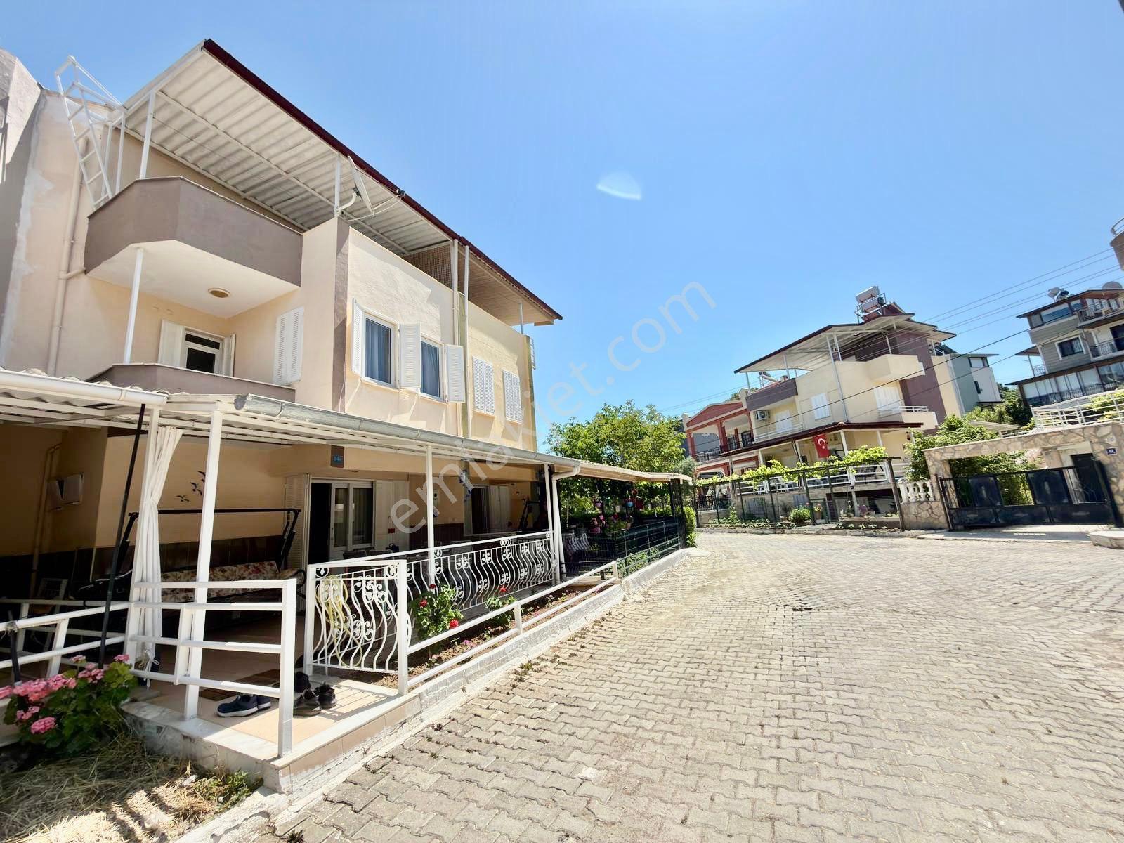 Kuşadası Sahilde Plaja Yakın 750m 4+1 Satılık - Görsel 3