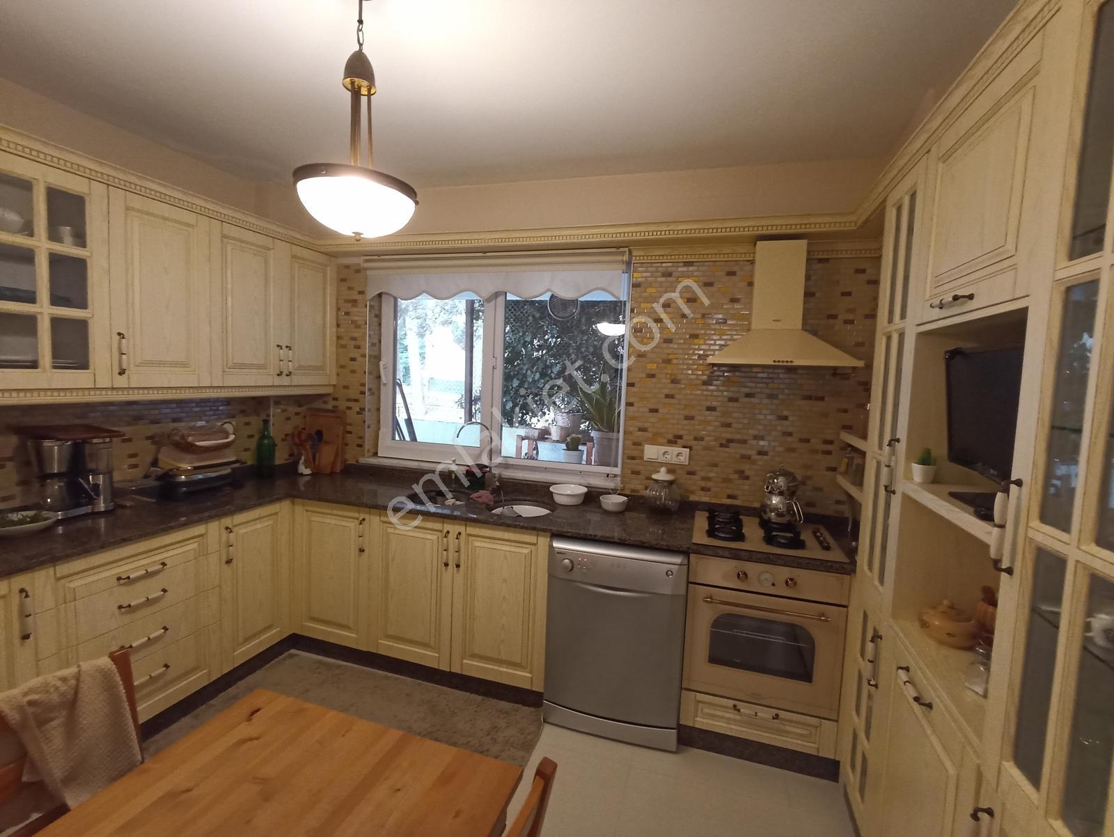 Çok Acil Denize Sıfır Villa Kent Sitesinde Deniz Manzaralı Villa - Görsel 29