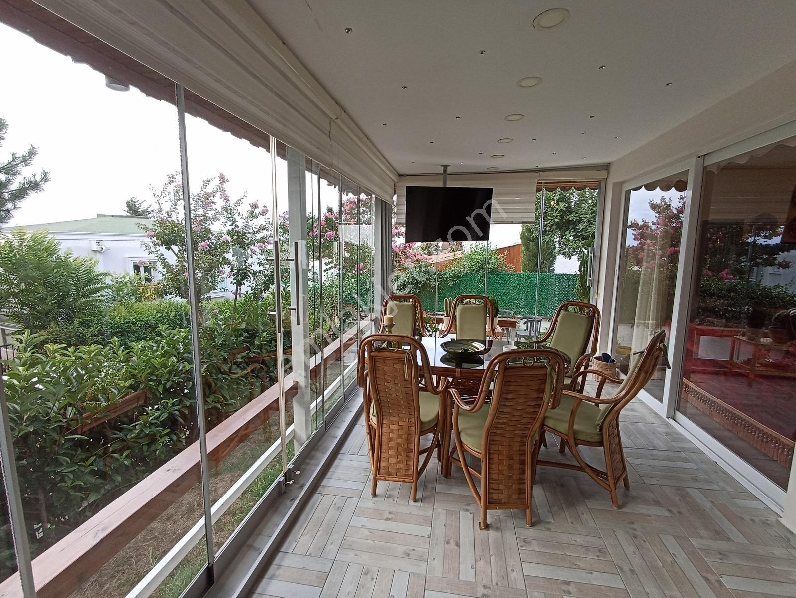 Çok Acil Denize Sıfır Villa Kent Sitesinde Deniz Manzaralı Villa - Görsel 10