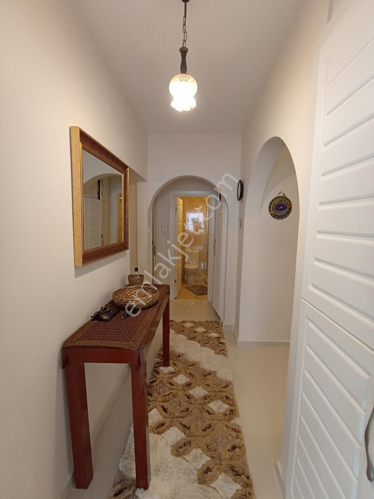 Çok Acil Denize Sıfır Villa Kent Sitesinde Deniz Manzaralı Villa - Görsel 7