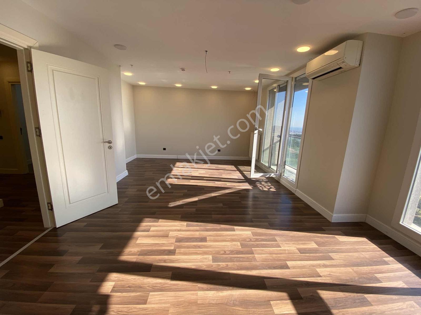 Meydan Halkalı Sitesi Göl, Deniz Manzaralı Ebeveyn Banyolu 2+1 - Görsel 33