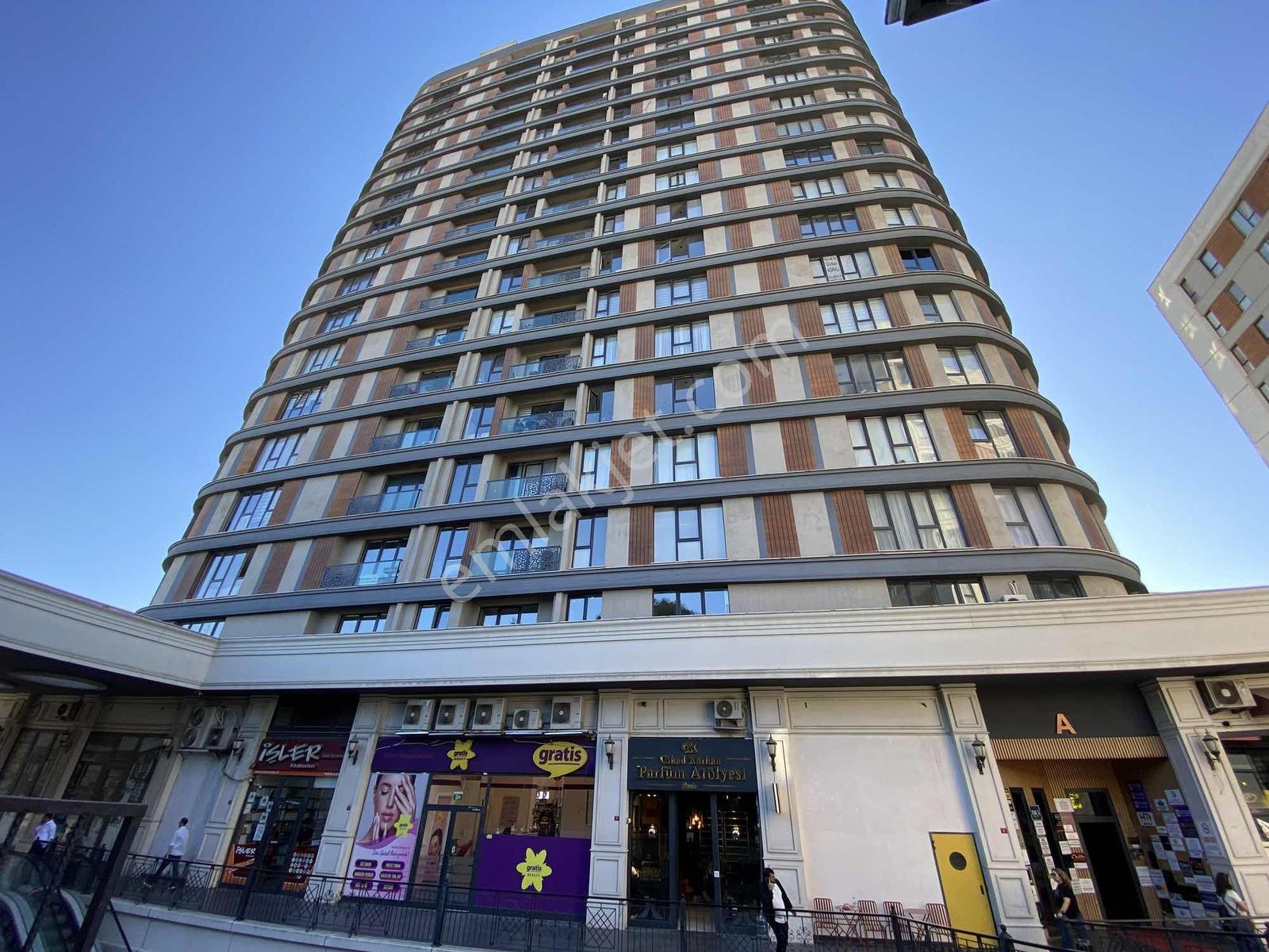 Meydan Halkalı Sitesi Göl, Deniz Manzaralı Ebeveyn Banyolu 2+1 - Görsel 16