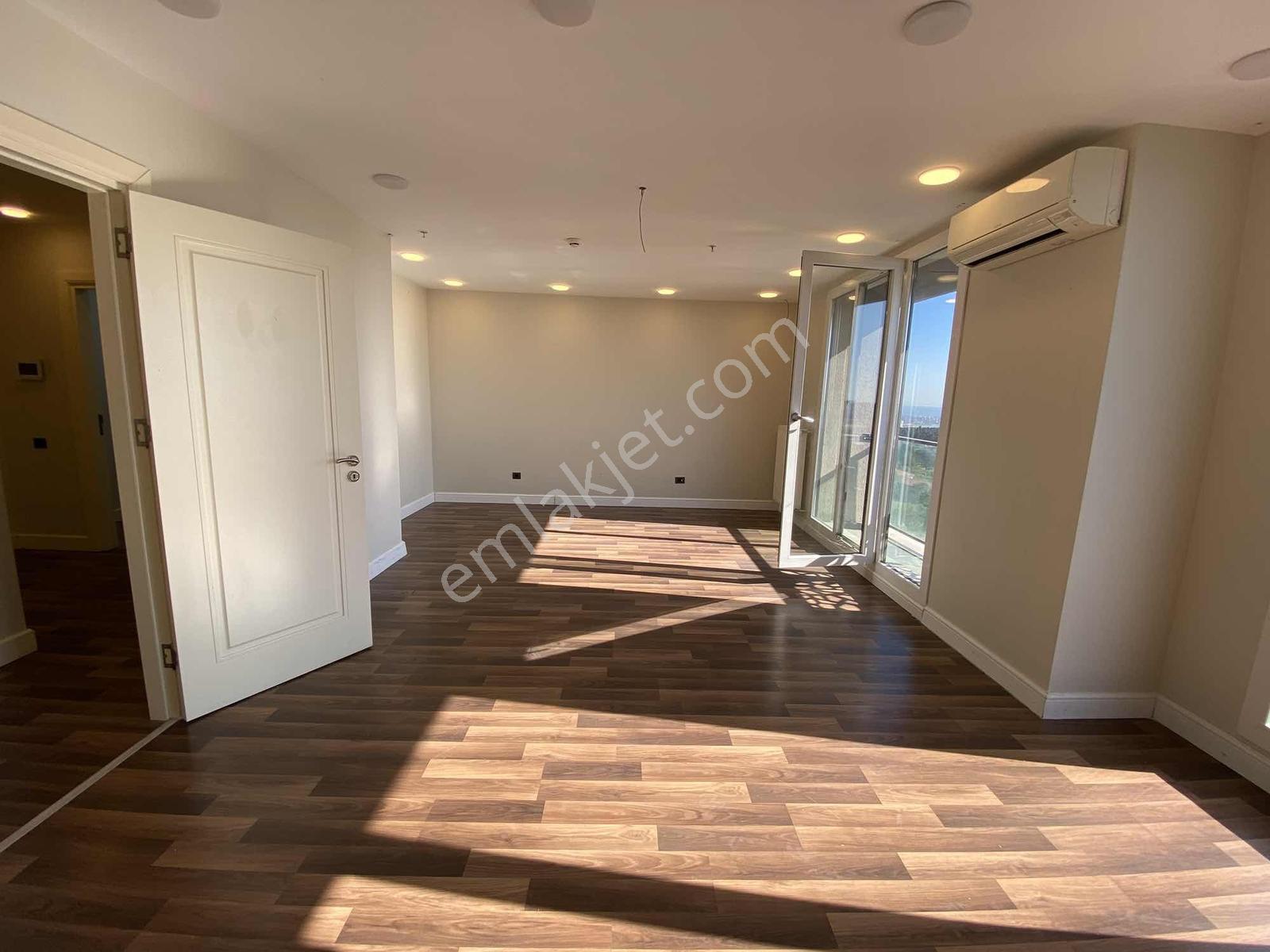 Meydan Halkalı Sitesi Göl, Deniz Manzaralı Ebeveyn Banyolu 2+1 - Görsel 6