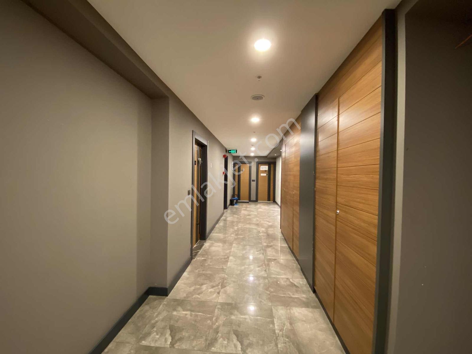 Meydan Halkalı Sitesi Göl, Deniz Manzaralı Ebeveyn Banyolu 2+1 - Görsel 18