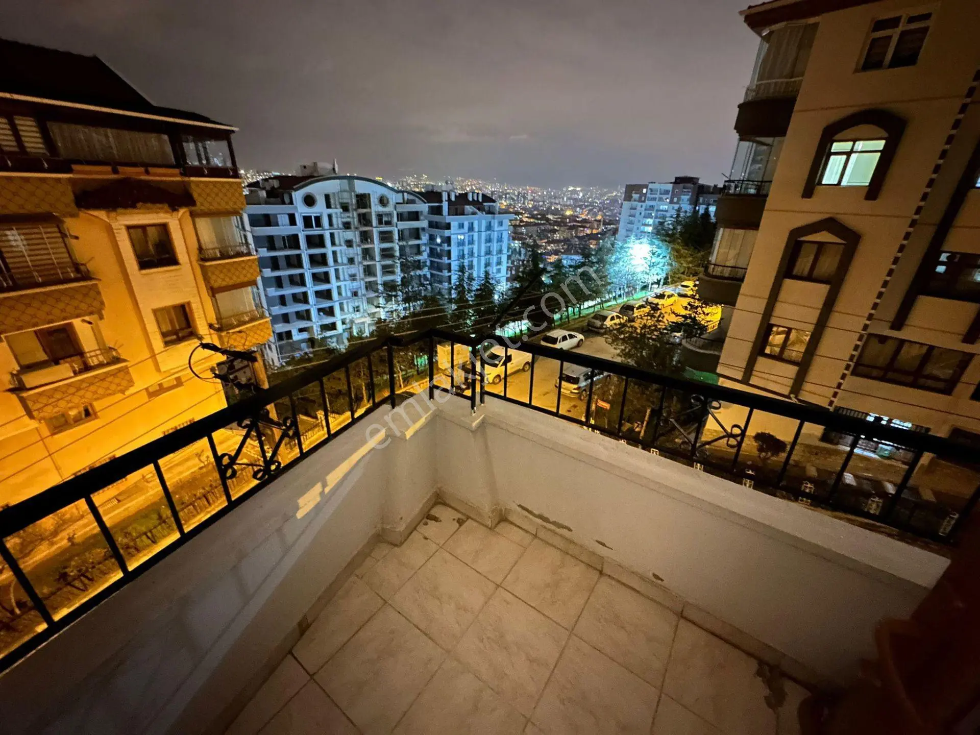 Melek Özen Okulu Yakınında 3+1 Ön Cephe Full Yalıtımlı Bina Acil