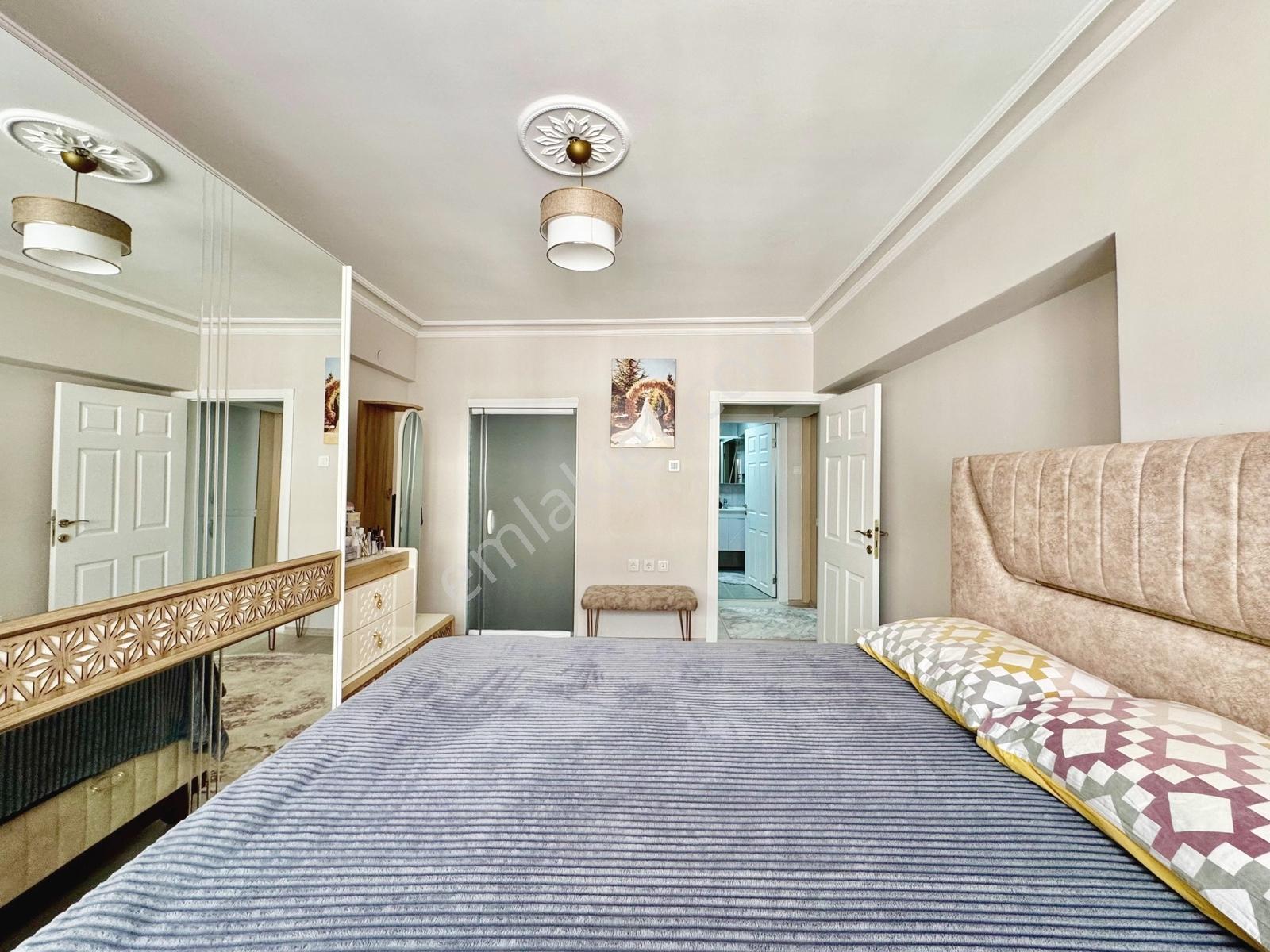 Batrut Emlak_cadde Üzeri Masrafsız 2 Banyolu 130m2 Kilerli - Görsel 17