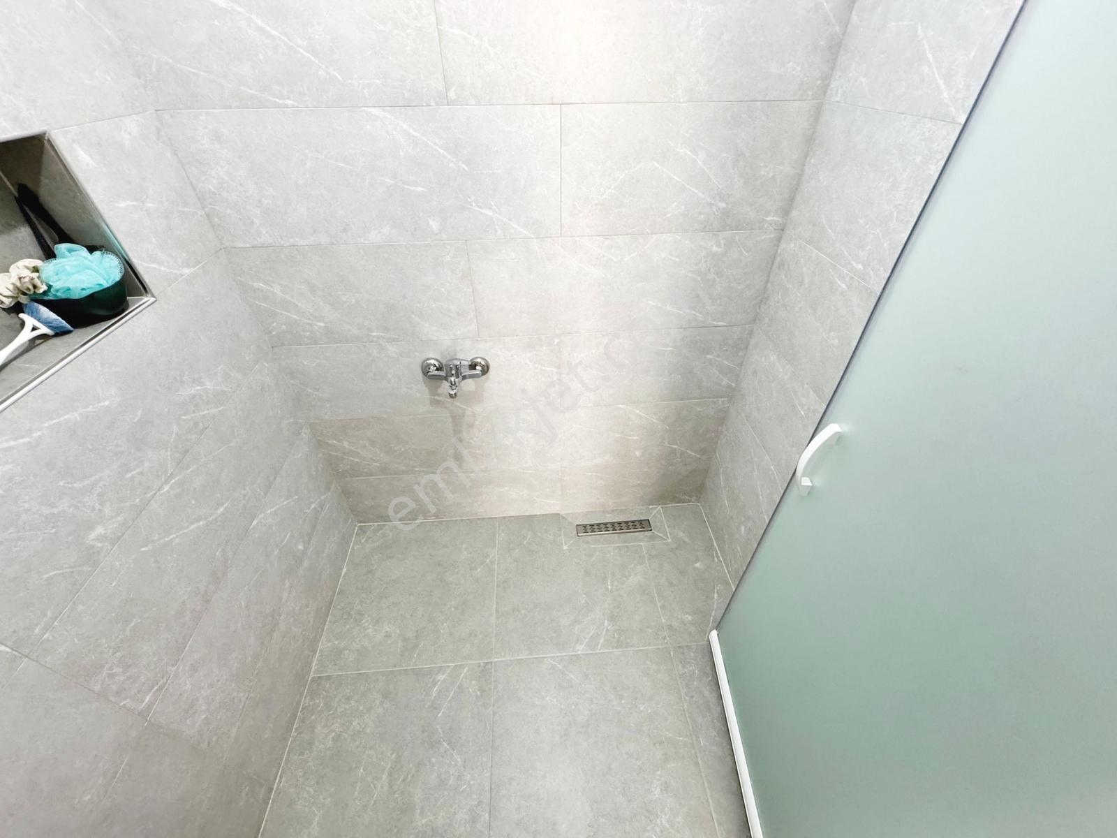 Batrut Emlak_cadde Üzeri Masrafsız 2 Banyolu 130m2 Kilerli - Görsel 18