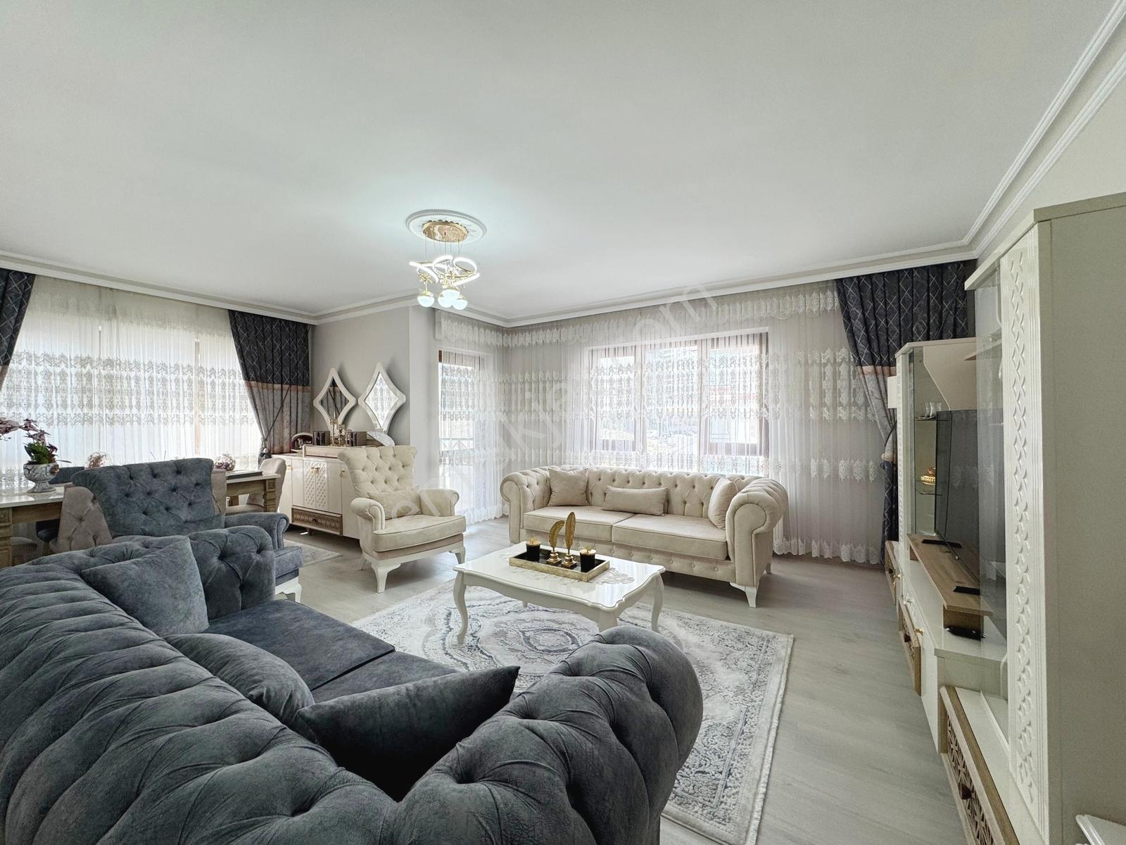 Batrut Emlak_cadde Üzeri Masrafsız 2 Banyolu 130m2 Kilerli - Görsel 25