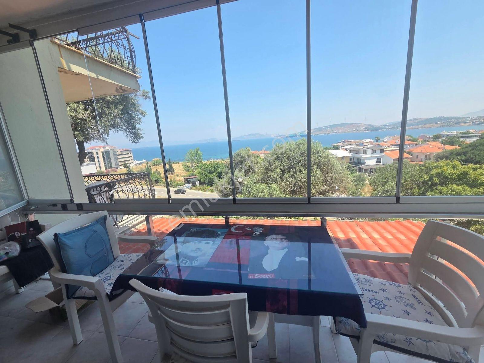 Yenifoça'da Deniz Manzaralı Müstakil Bahçeli Satılık Tripleks - Görsel 11