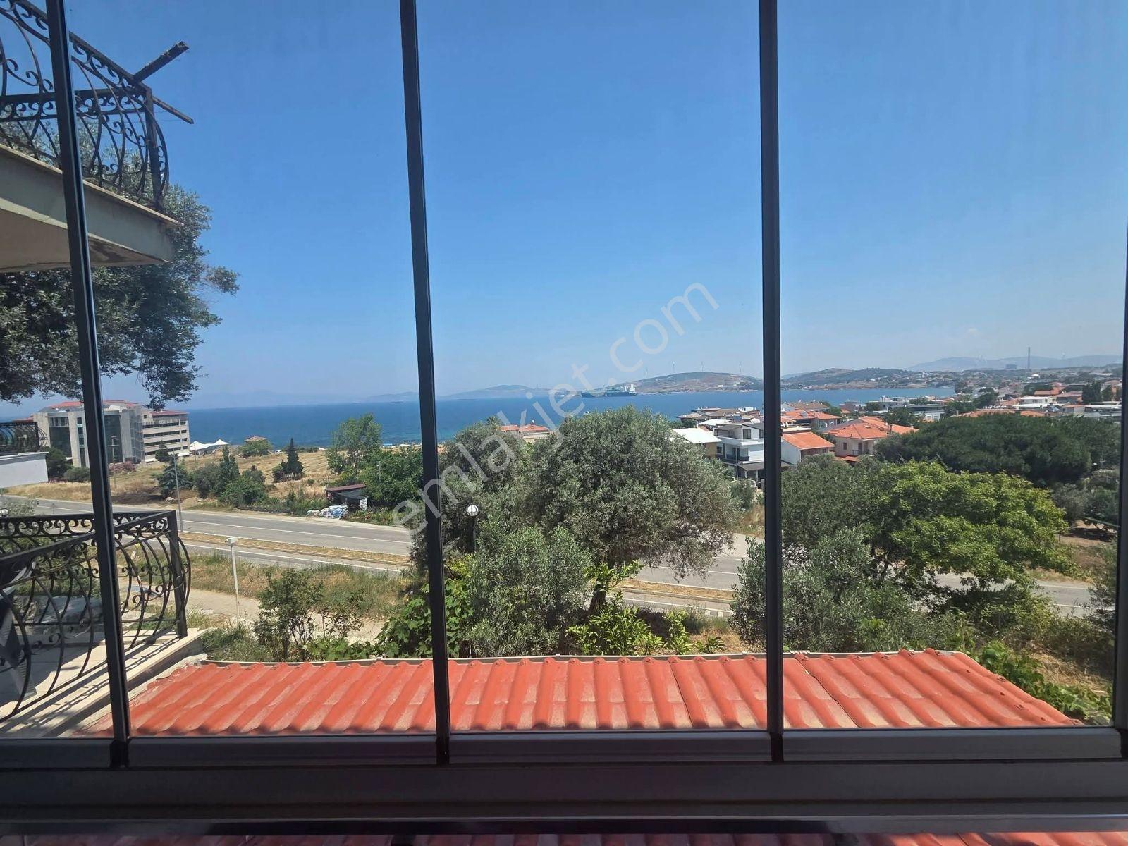 Yenifoça'da Deniz Manzaralı Müstakil Bahçeli Satılık Tripleks - Görsel 15