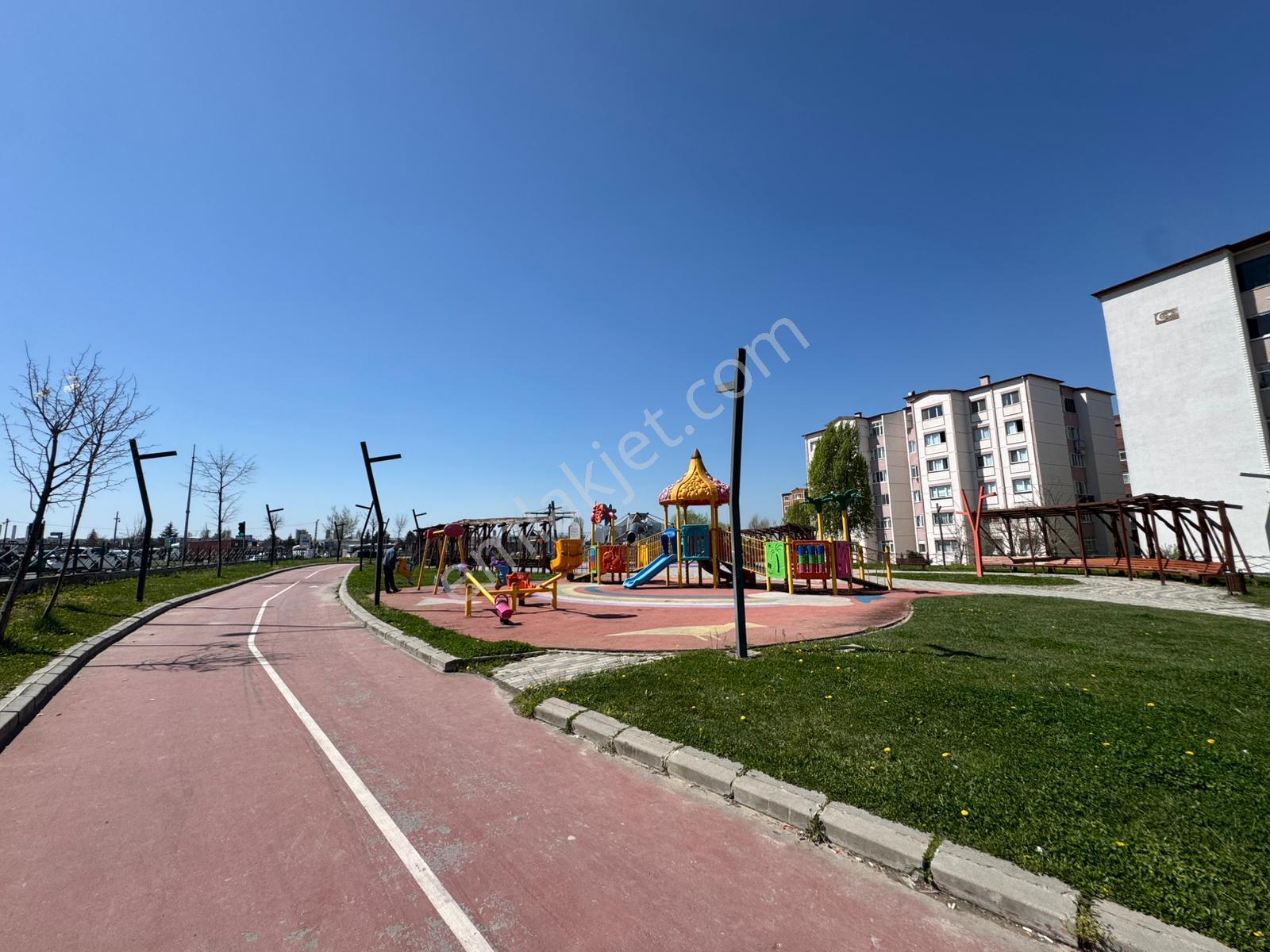 Mer-pa Emlak'tan Yıldırım Beyzıt Mah'de Servisler Güzergahın'da Kiralık 1+1 Kombili Hazır Daire - Görsel 23