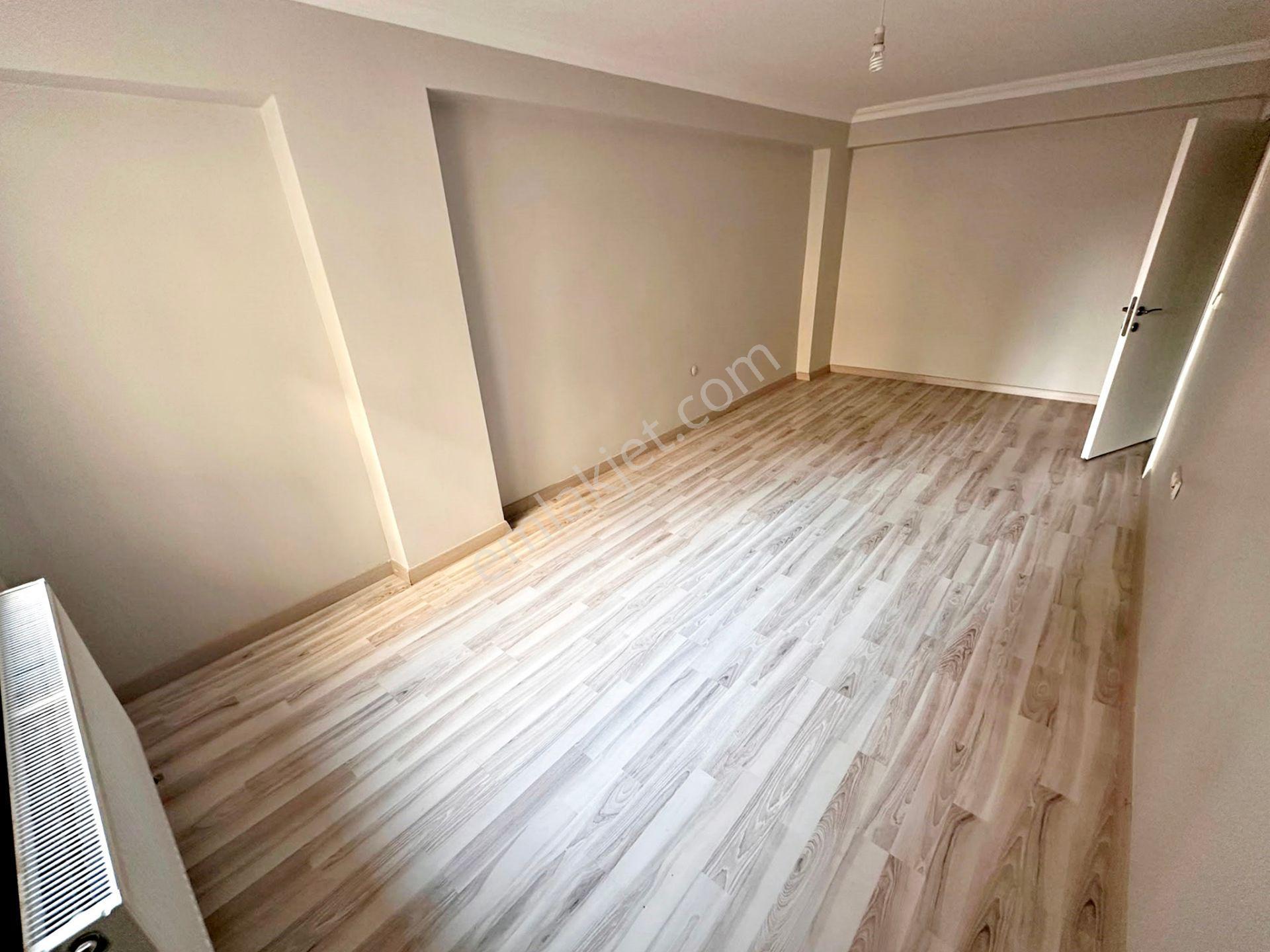 Dikmen'de Gökkuşağı Cd. Dibi 3+1 Katta Full Yapılı Satılık_!! - Görsel 15