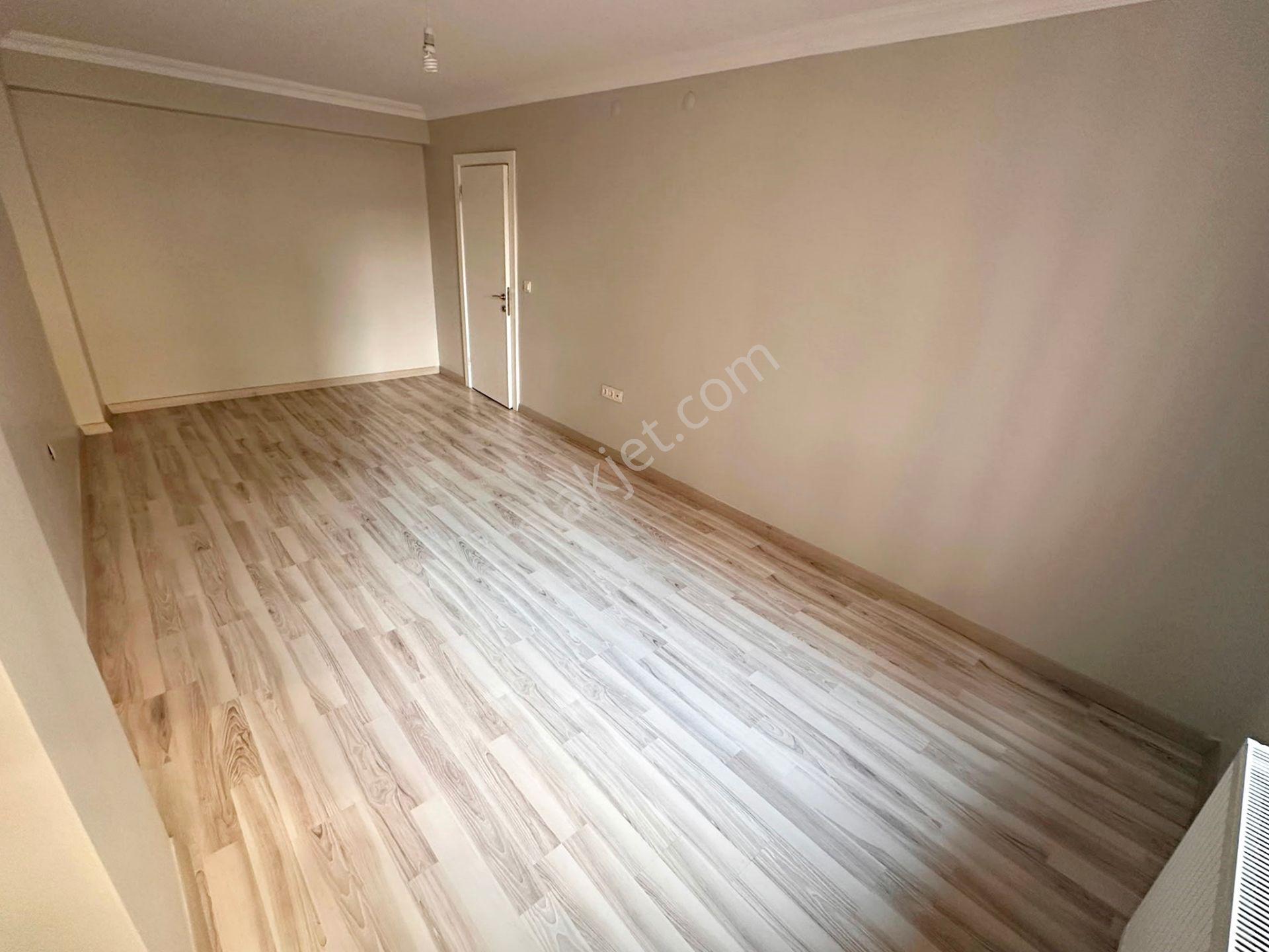 Dikmen'de Gökkuşağı Cd. Dibi 3+1 Katta Full Yapılı Satılık_!! - Görsel 23