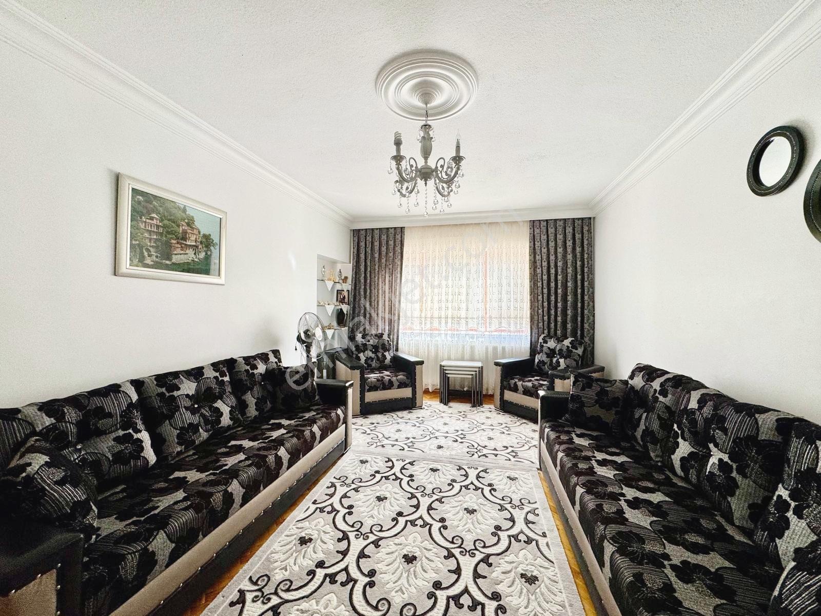 Barut Emlak_ Merkezde Masrafsız Yapılı Orta Kat 3+1 120m2 Güney - Görsel 2