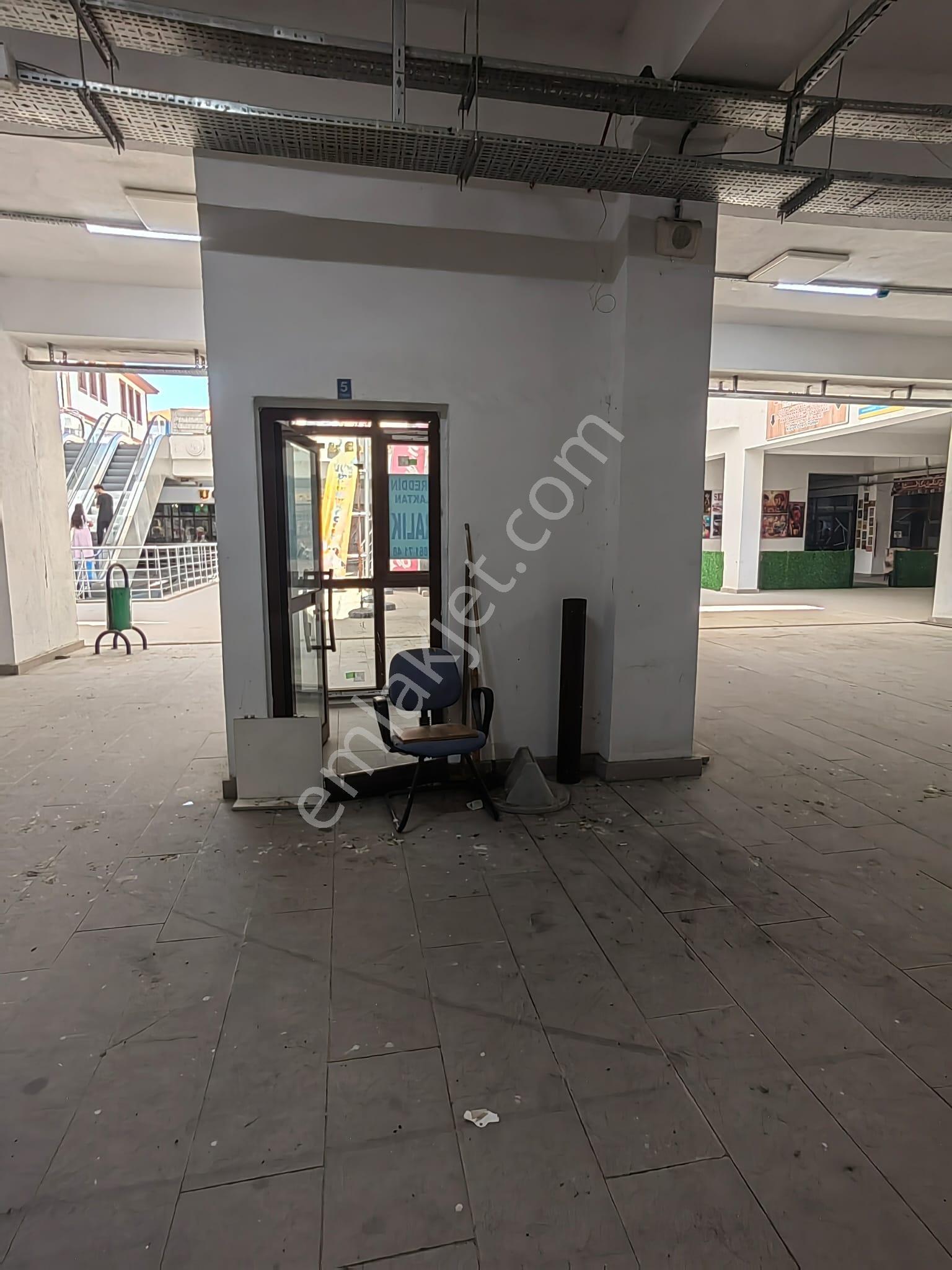 Nasreddin Emlaktan Dudu Kadından Kiralık Büfe - Görsel 3