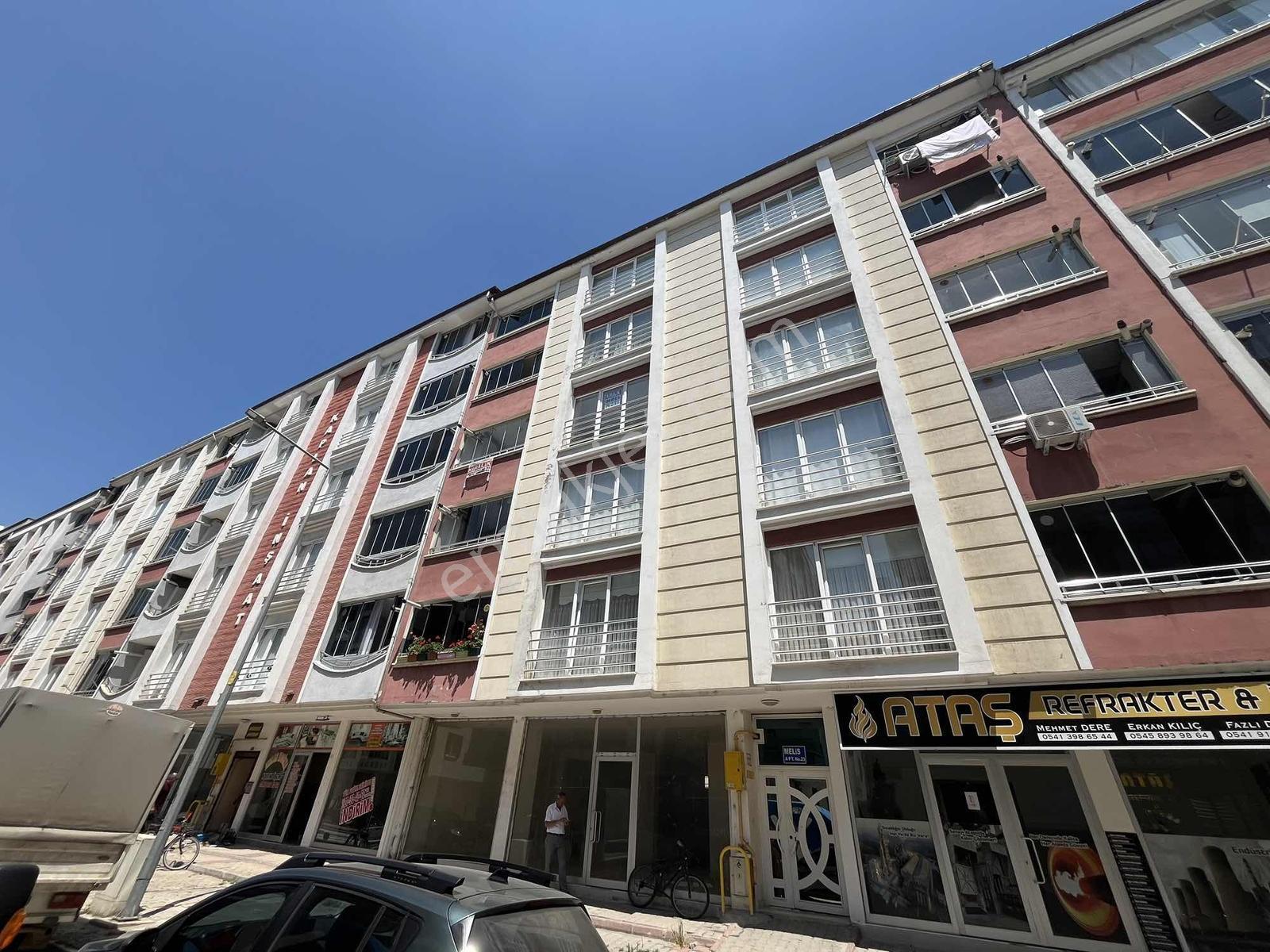 Yağmur Emlak'tan Tekkeköy'de Kiralık Merkezi Konum 3+1 Daire - Görsel 12