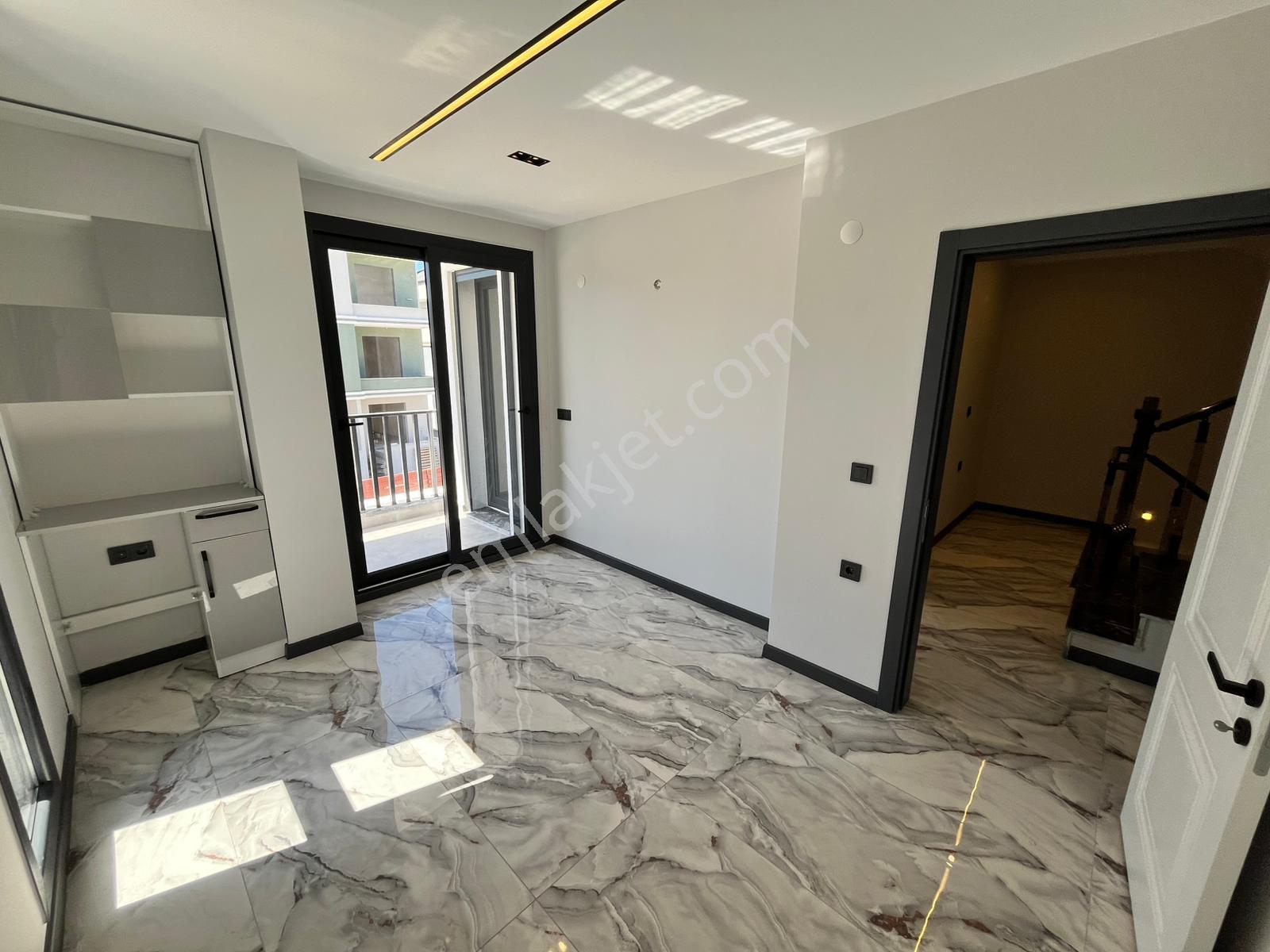 Didim Efeler'de Müstakil Havuzlu Akıllı Sistemli Sıfır Villa - Görsel 9