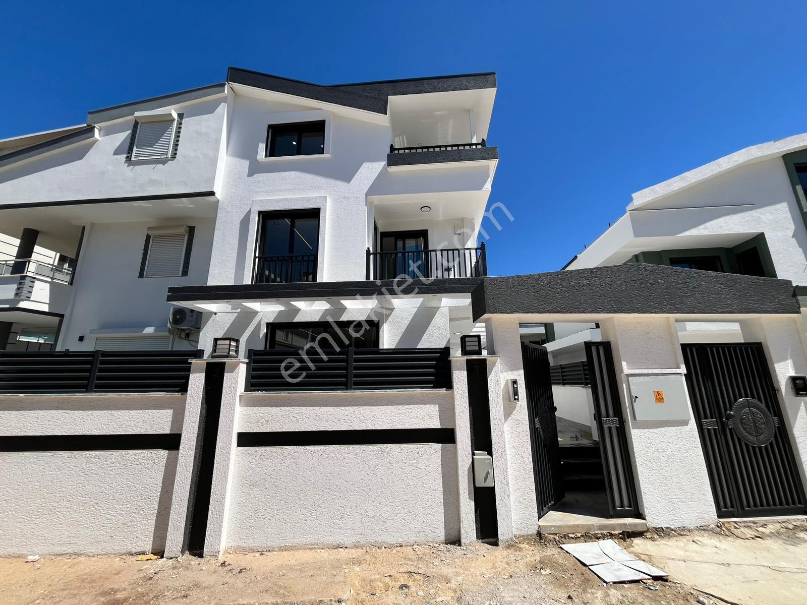 Didim Efeler'de Müstakil Havuzlu Akıllı Sistemli Sıfır Villa - Görsel 25