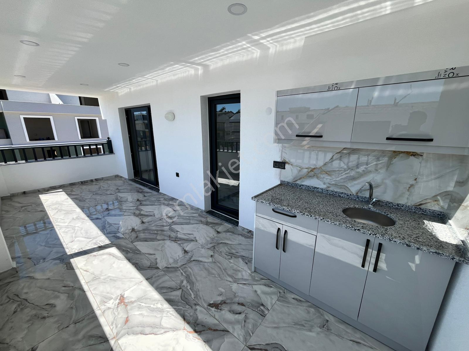 Didim Efeler'de Müstakil Havuzlu Akıllı Sistemli Sıfır Villa - Görsel 4
