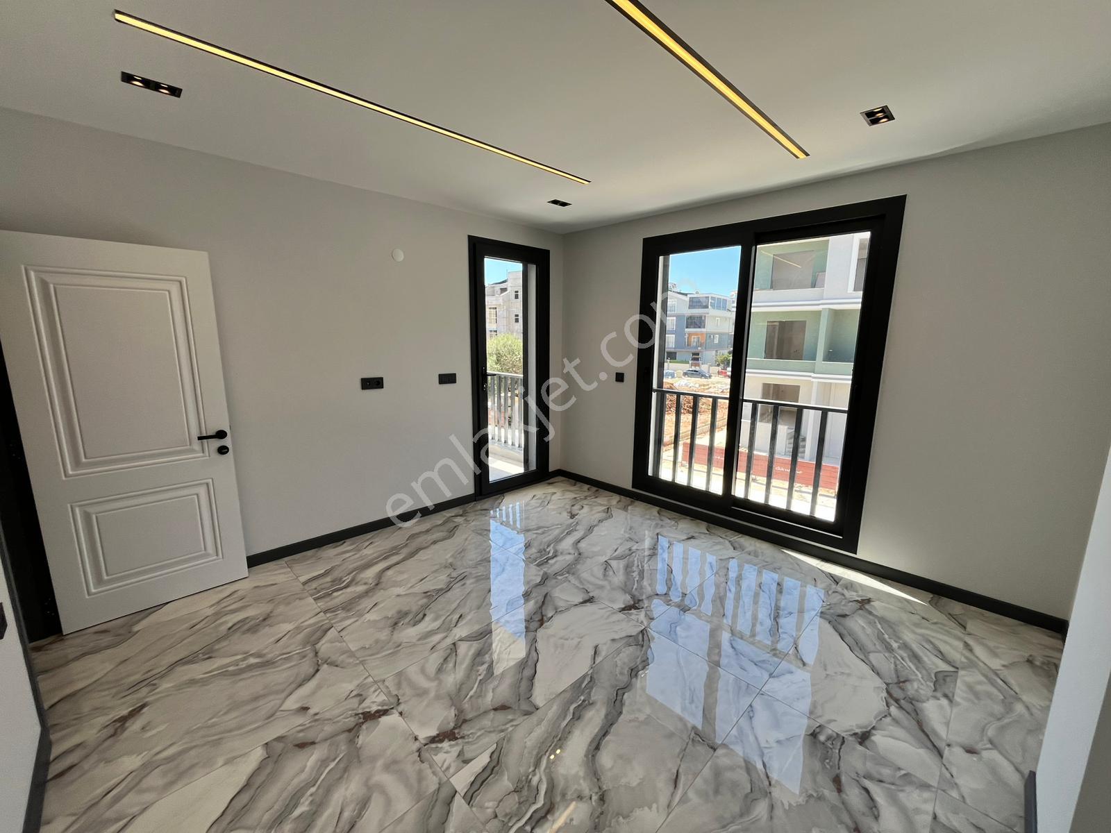Didim Efeler'de Müstakil Havuzlu Akıllı Sistemli Sıfır Villa - Görsel 22