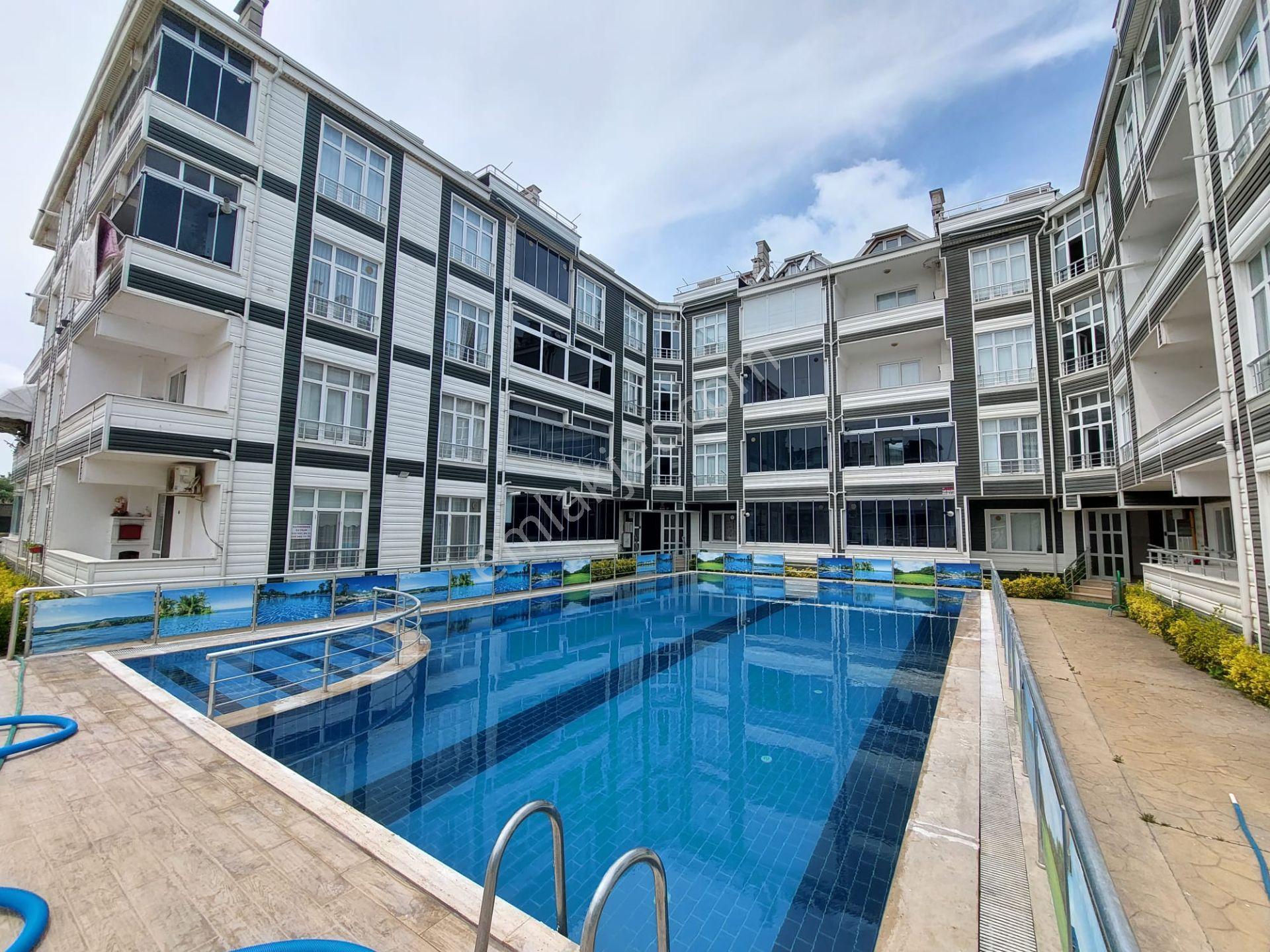 Havuzlu Sitede Eşyalı Kombili Denize Yakın 1+1 Satılık Daire - Görsel 3