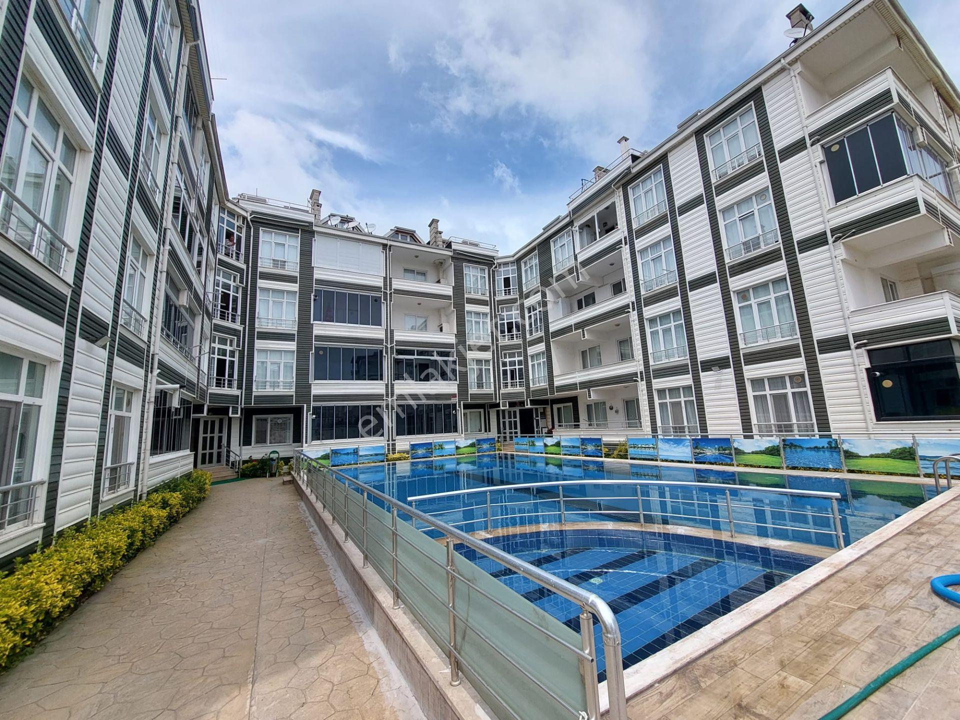 Havuzlu Sitede Eşyalı Kombili Denize Yakın 1+1 Satılık Daire - Görsel 2