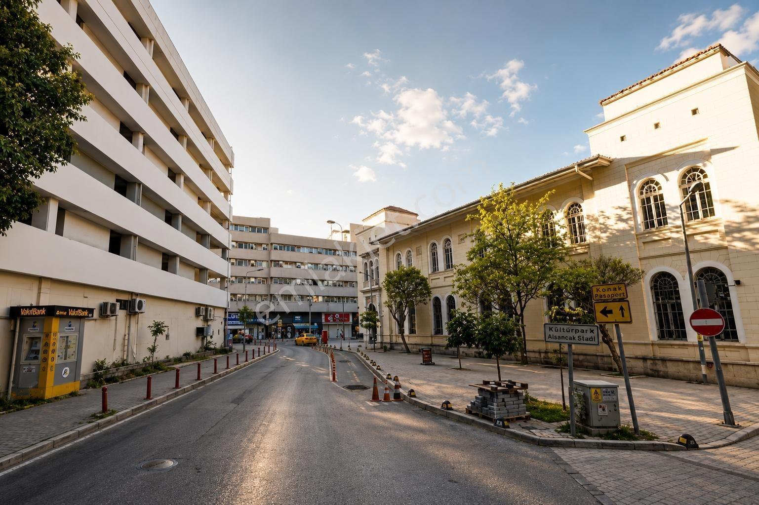 Konak Ykm Arkası Yeni Binada Eşyalı Fırsat Ofis - Görsel 13