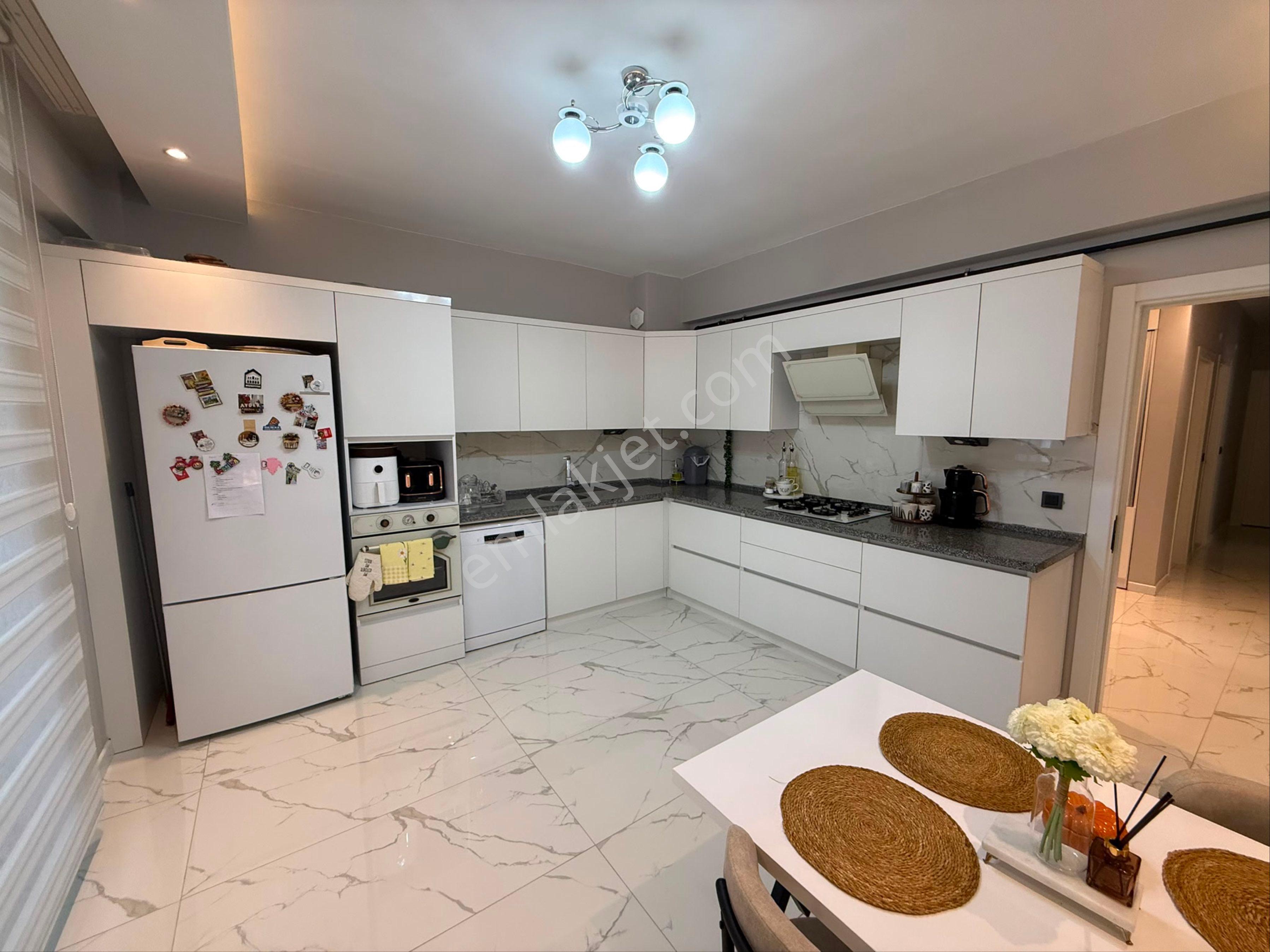 Rota’dan Kiralık Batışehirde Ara Kat 3+1 - Görsel 2