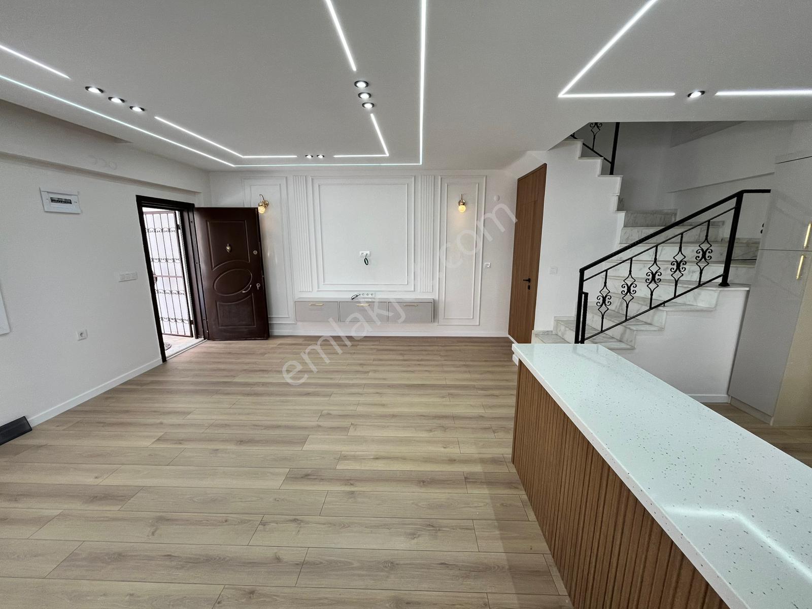 Didim Altınkum'da Denize Yürüme Mesafesinde 3+1 Trpleks Villa - Görsel 21