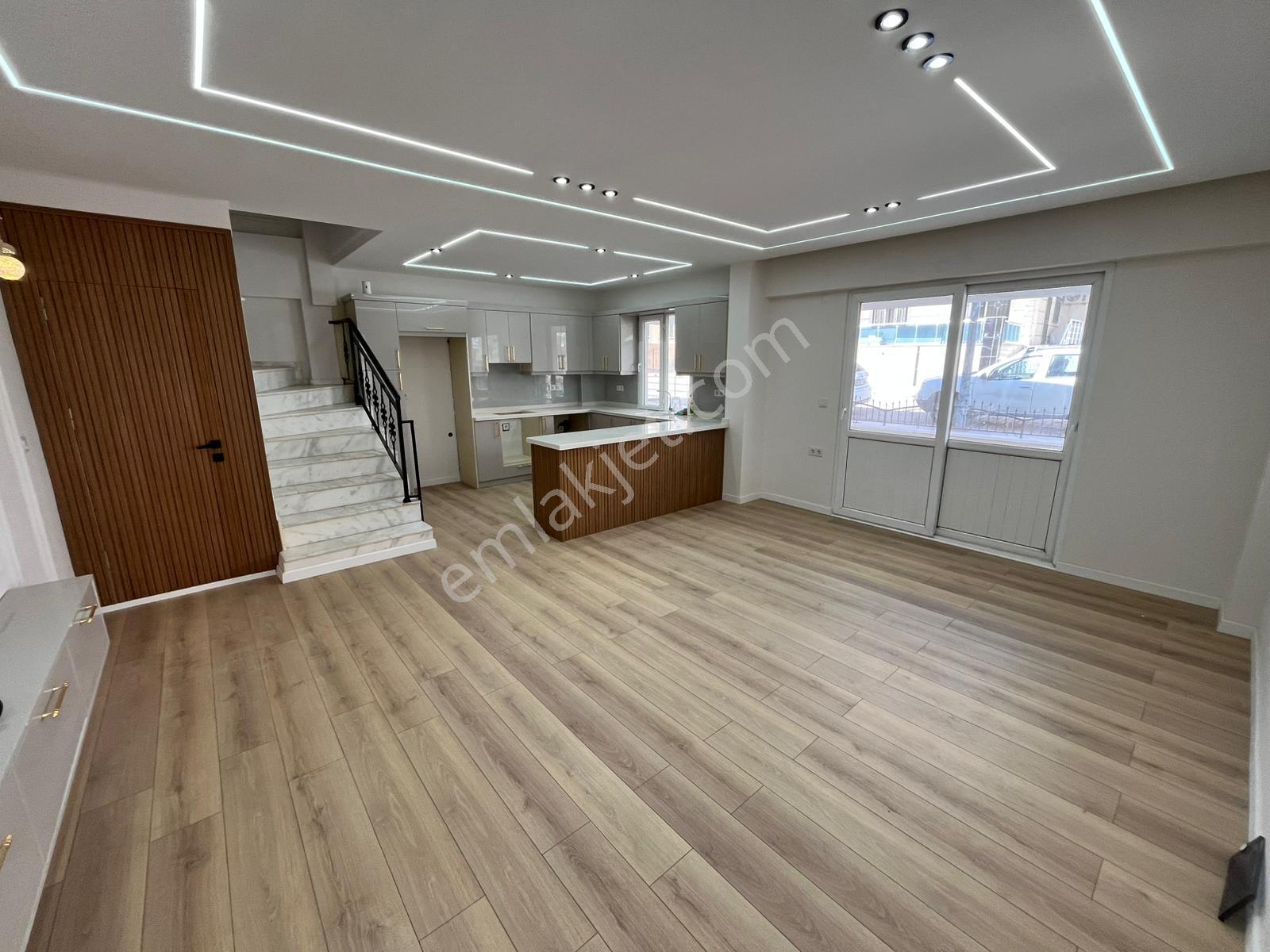 Didim Altınkum'da Denize Yürüme Mesafesinde 3+1 Trpleks Villa - Görsel 22