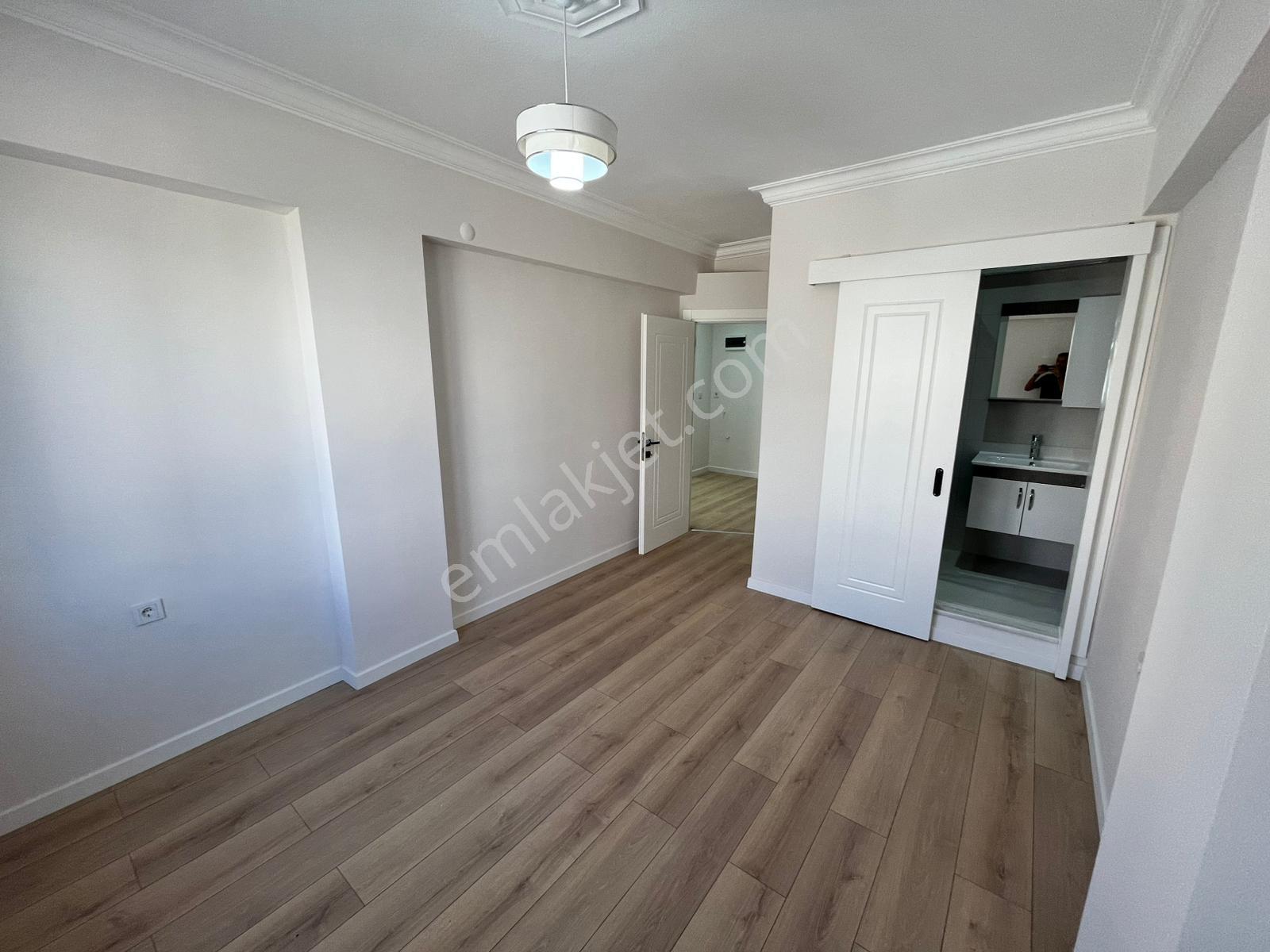Didim Altınkum'da Denize Yürüme Mesafesinde 3+1 Trpleks Villa - Görsel 17