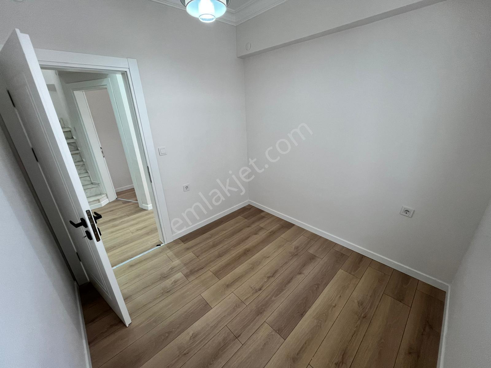 Didim Altınkum'da Denize Yürüme Mesafesinde 3+1 Trpleks Villa - Görsel 8