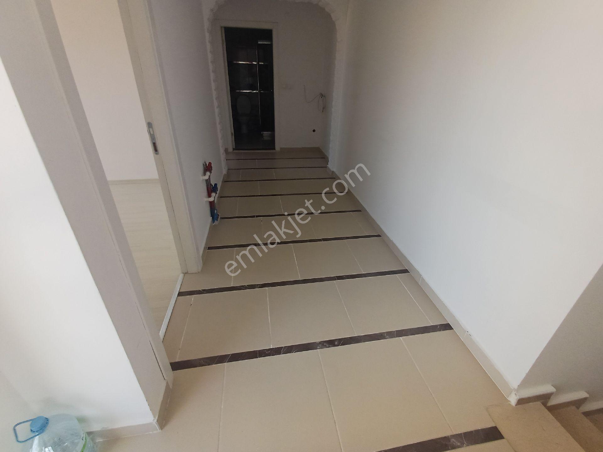Kalekışladan Cadde Yakını Kiralık 4+1 Dubleks - Görsel 18
