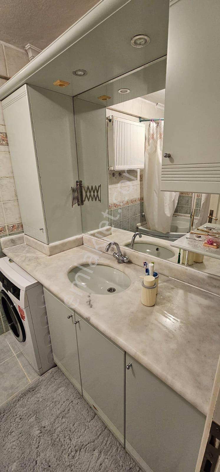 Ulu Camiye Yakın Bakımlı Geniş Satılık Daire - Görsel 11