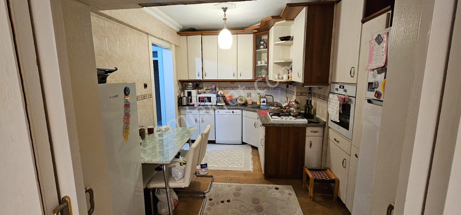 Ulu Camiye Yakın Bakımlı Geniş Satılık Daire - Görsel 4