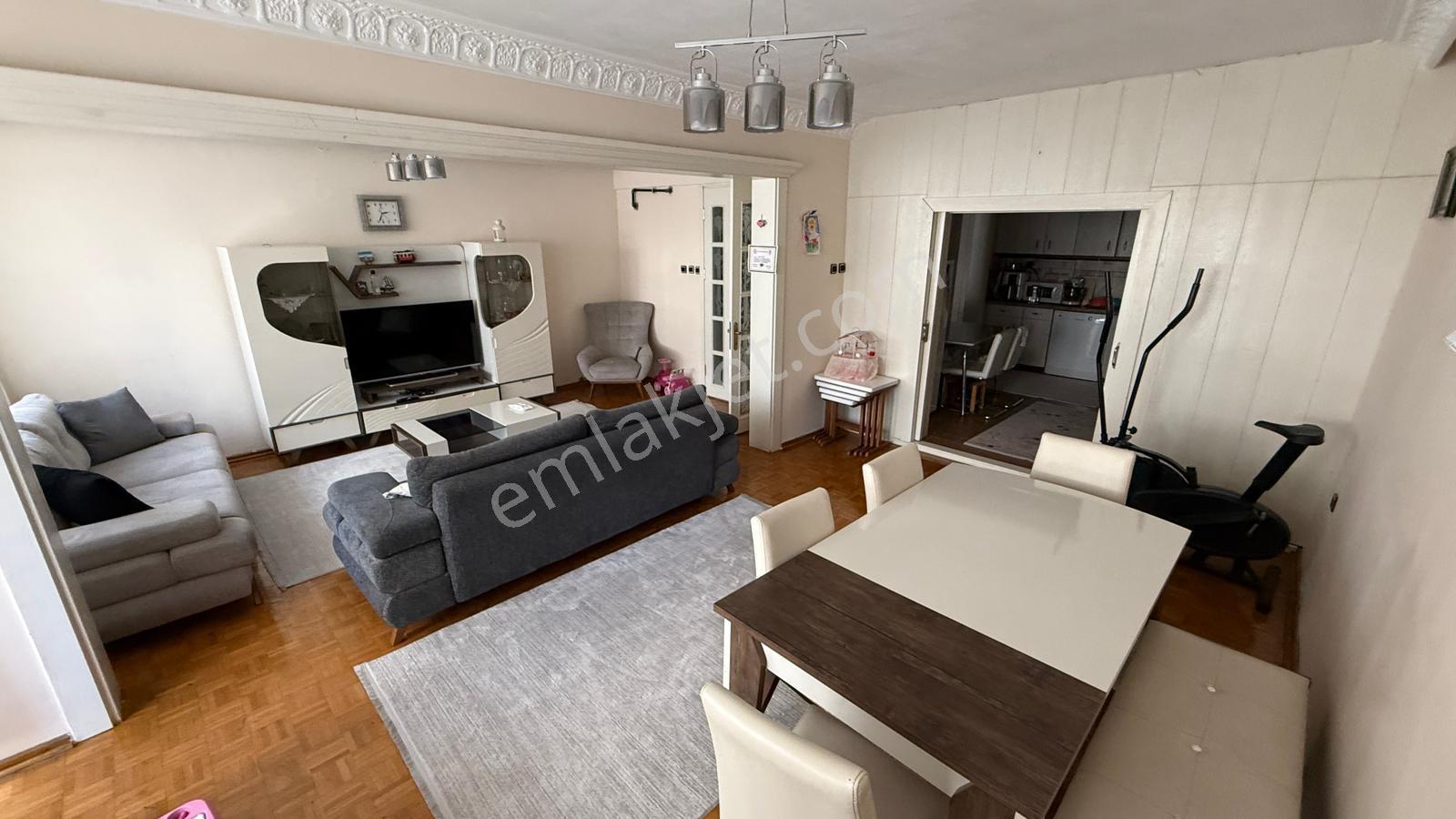 Ulu Camiye Yakın Bakımlı Geniş Satılık Daire - Görsel 26