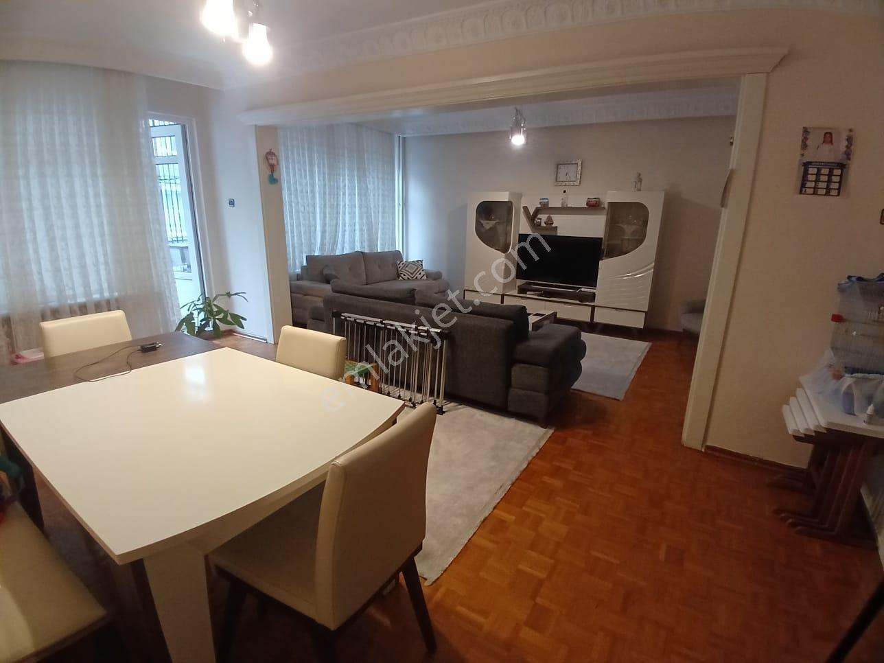 Ulu Camiye Yakın Bakımlı Geniş Satılık Daire - Görsel 14