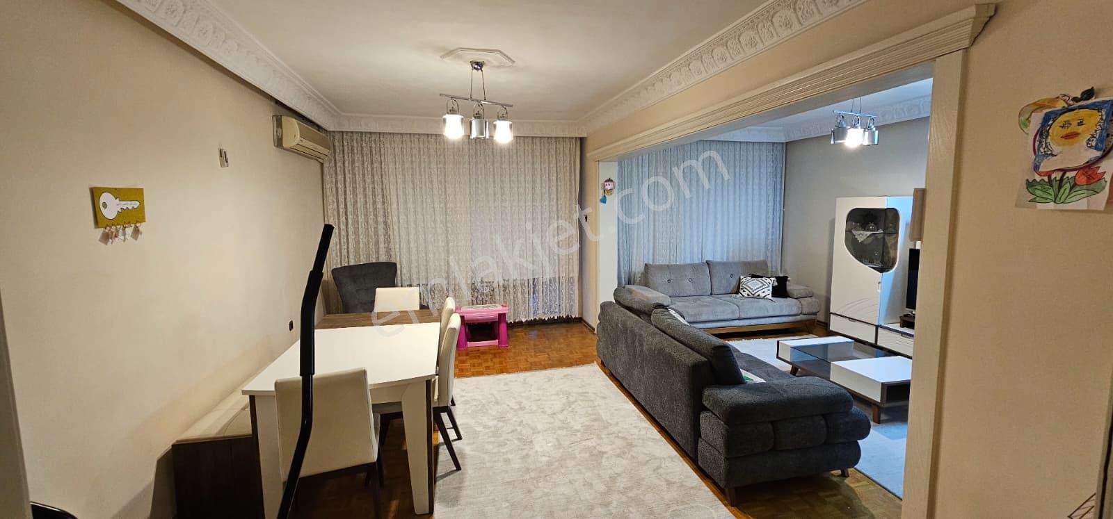 Ulu Camiye Yakın Bakımlı Geniş Satılık Daire - Görsel 3