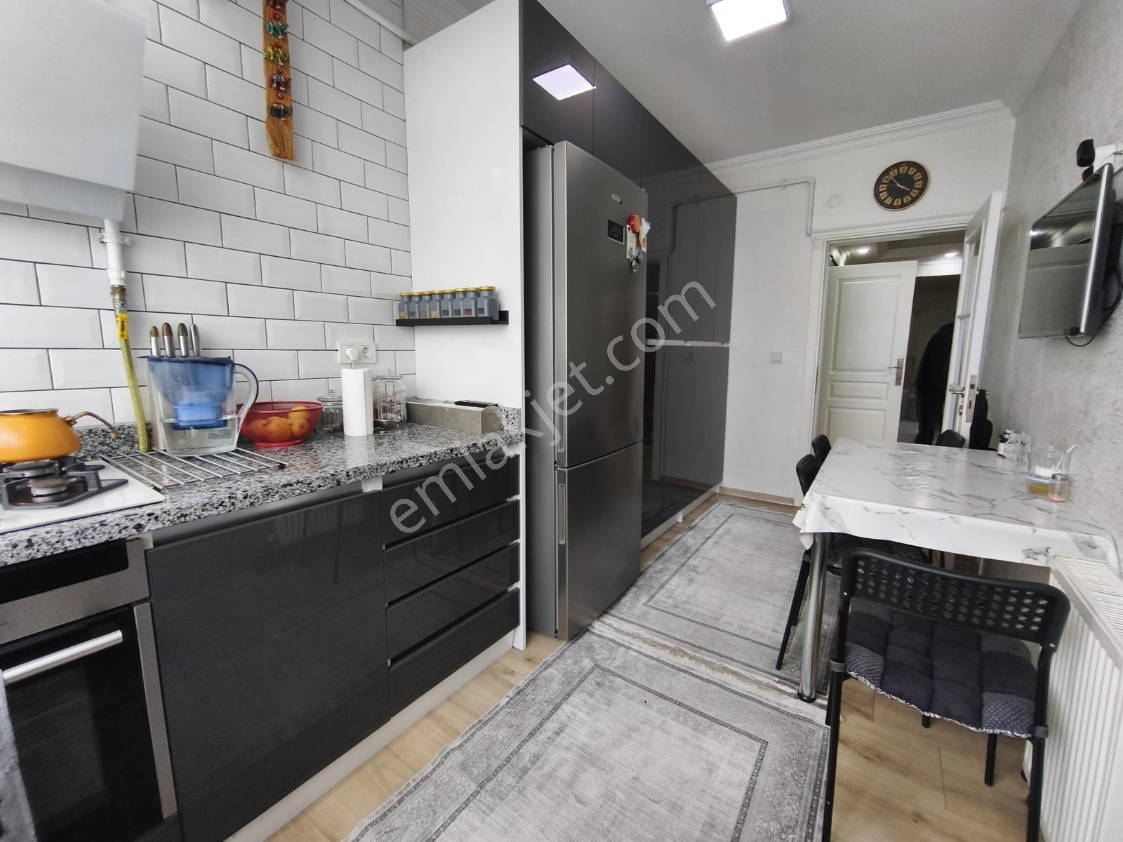 Taşdelen Ana Cadde Üzerinde 130m2 İçi Yenilenmiş Satılık 3+1 - Görsel 9