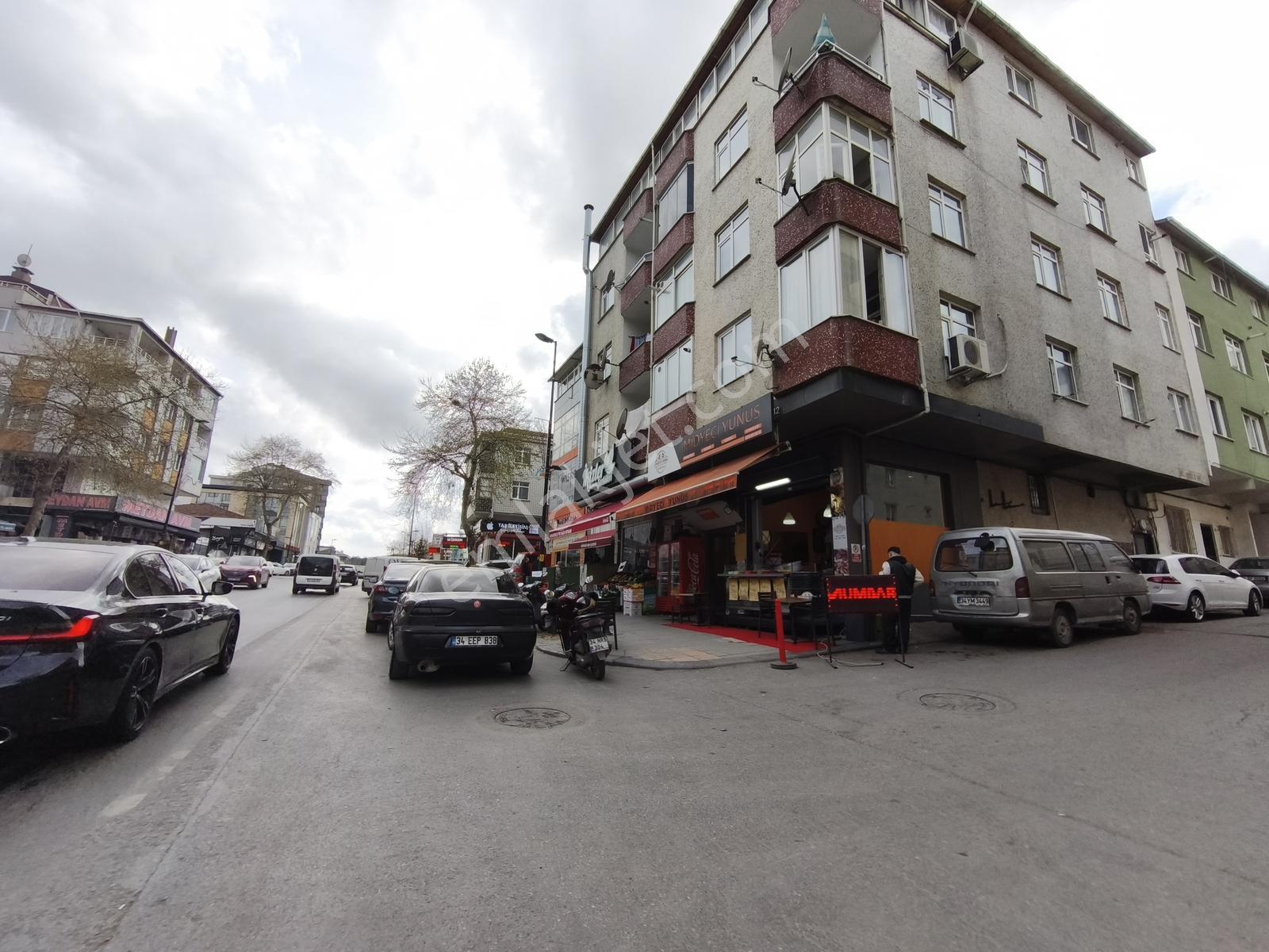Taşdelen Ana Cadde Üzerinde 130m2 İçi Yenilenmiş Satılık 3+1