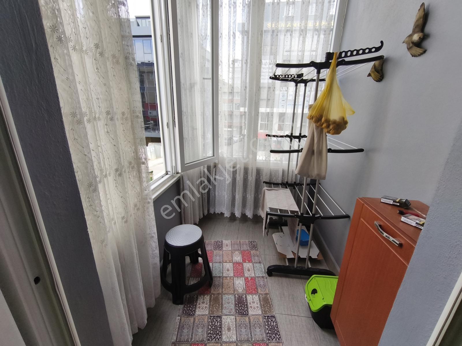 Taşdelen Ana Cadde Üzerinde 130m2 İçi Yenilenmiş Satılık 3+1 - Görsel 23