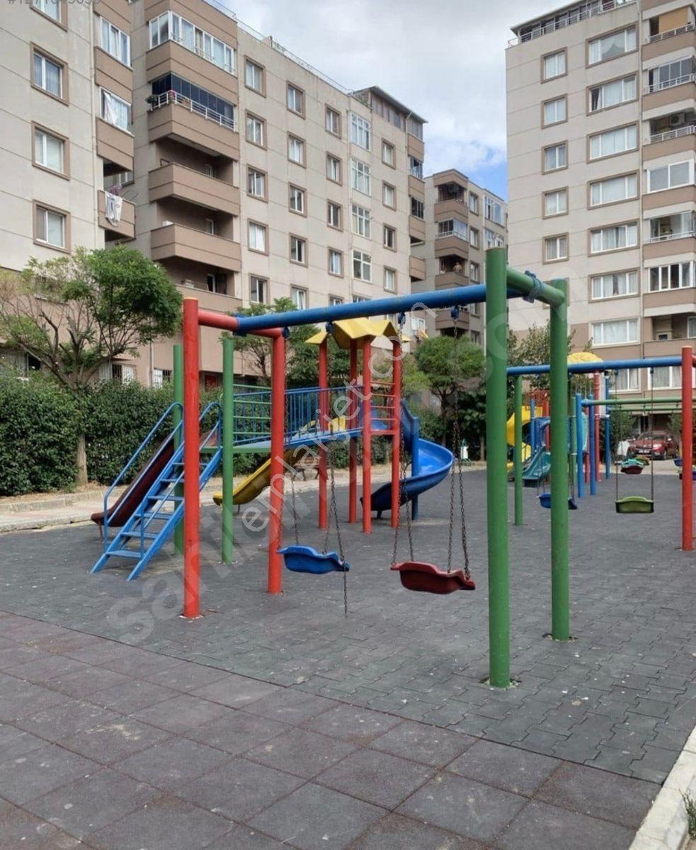 Taşdelen Merkezde Site İçinde Satılık Balkonlu 2+1