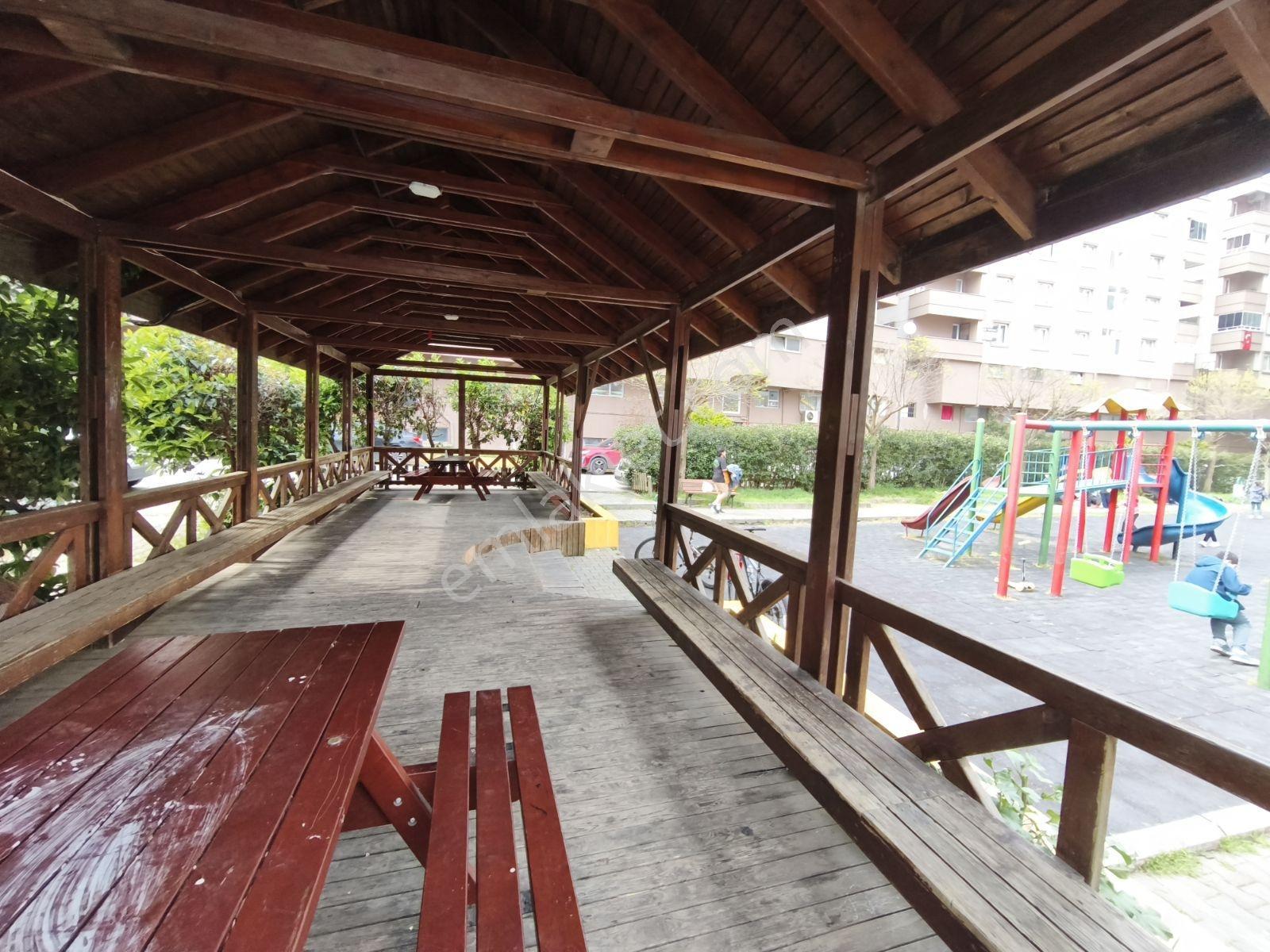 Taşdelen Merkezde Site İçinde Satılık Balkonlu 2+1 - Görsel 19