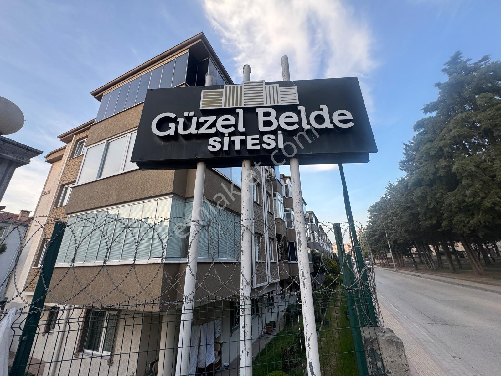 Mudanya Yolu Güzelbelde Sit. Metro'ya Yakın 180m2 3+1 Ara Kat - Görsel 34