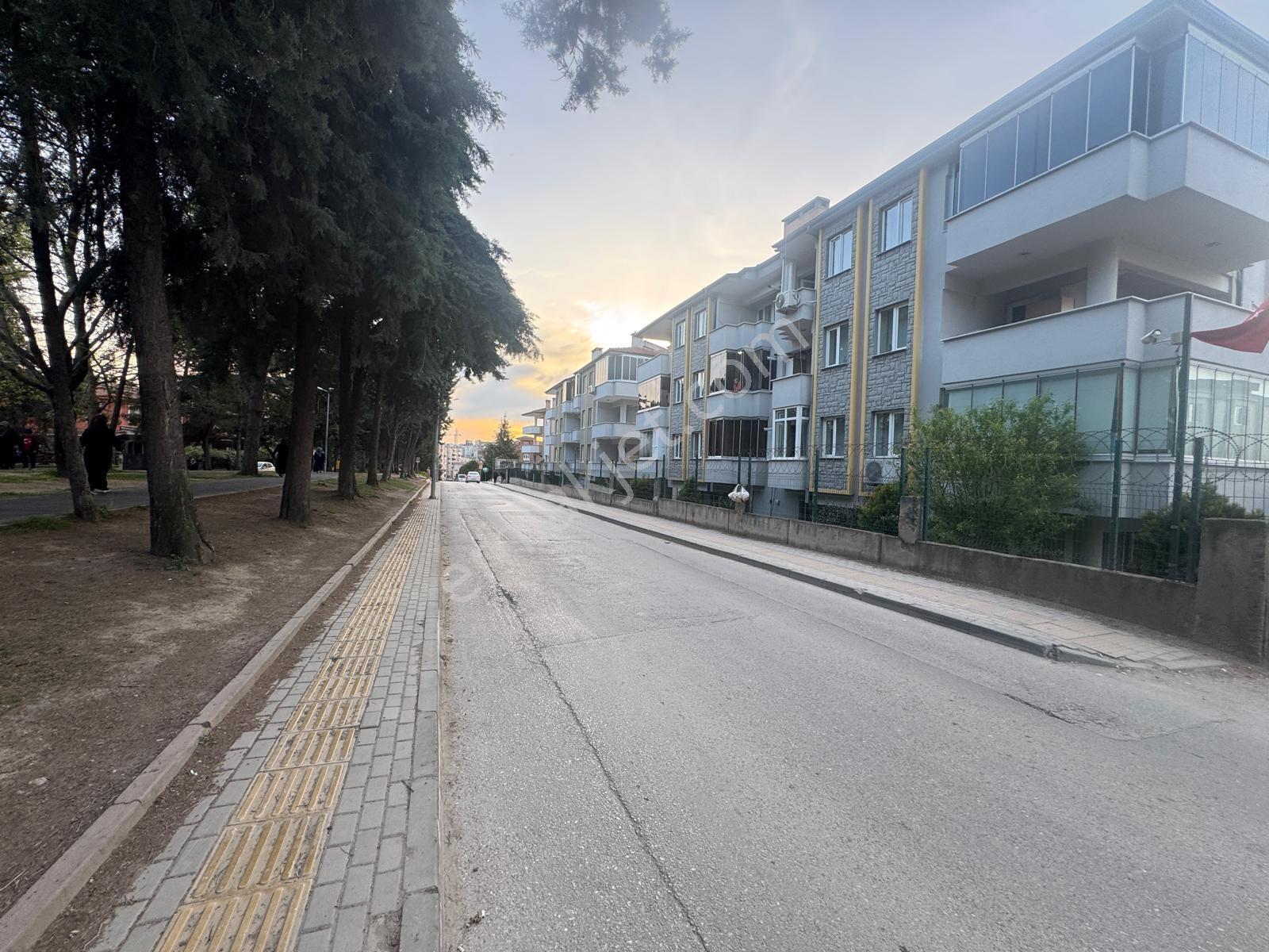 Mudanya Yolu Güzelbelde Sit. Metro'ya Yakın 180m2 3+1 Ara Kat - Görsel 21