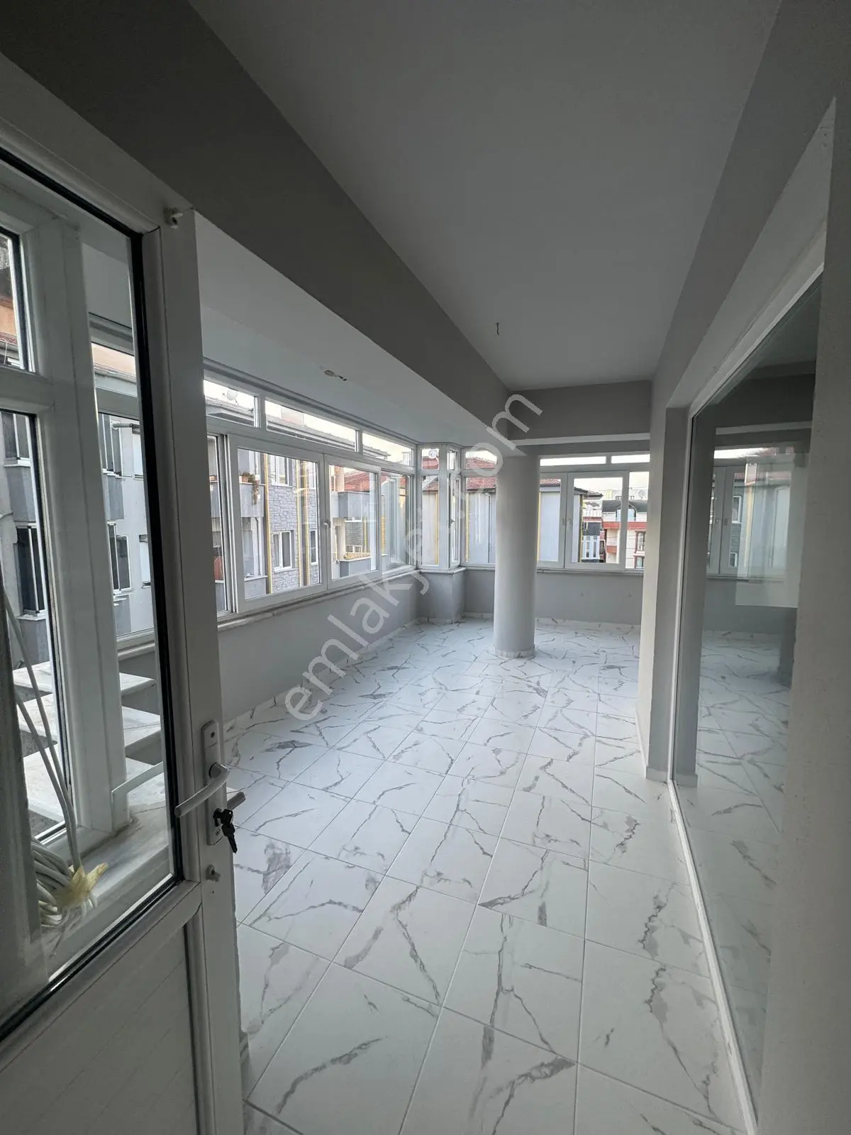 Mudanya Yolu Güzelbelde Sit. Metro'ya Yakın 180m2 3+1 Ara Kat - Görsel 3