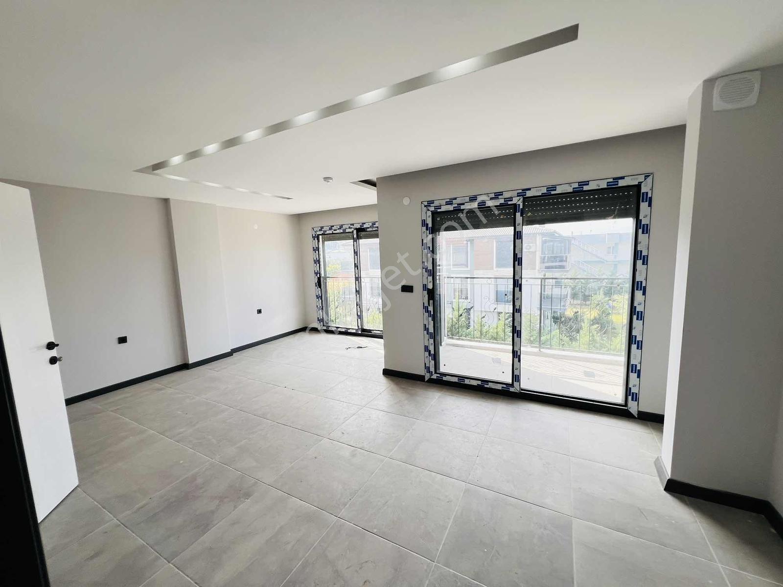 Kuşadası Davutlar Merkezde Satılık Asansörlü 3+1 Villa - Görsel 8