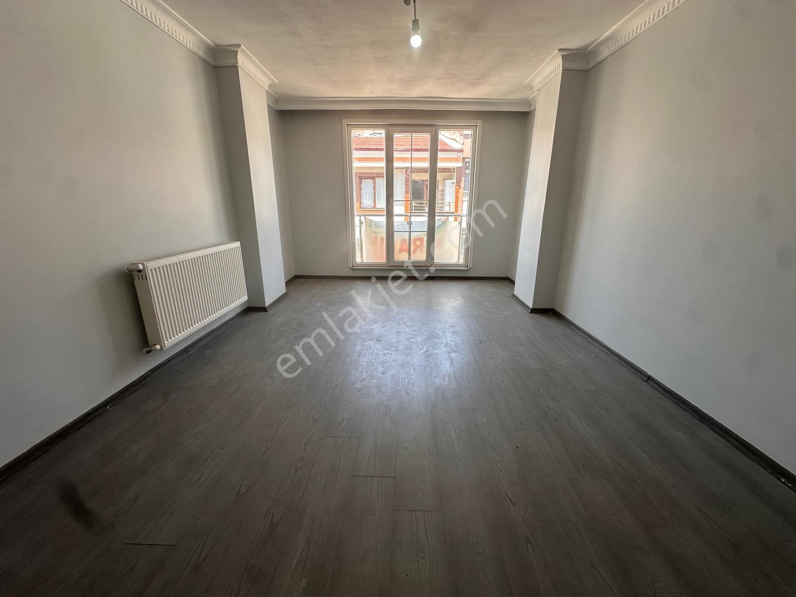 Essenyurt Talatpaşa Mahallesi 2+1 100 M2 Balkonlu Kiralık Arakat Daire